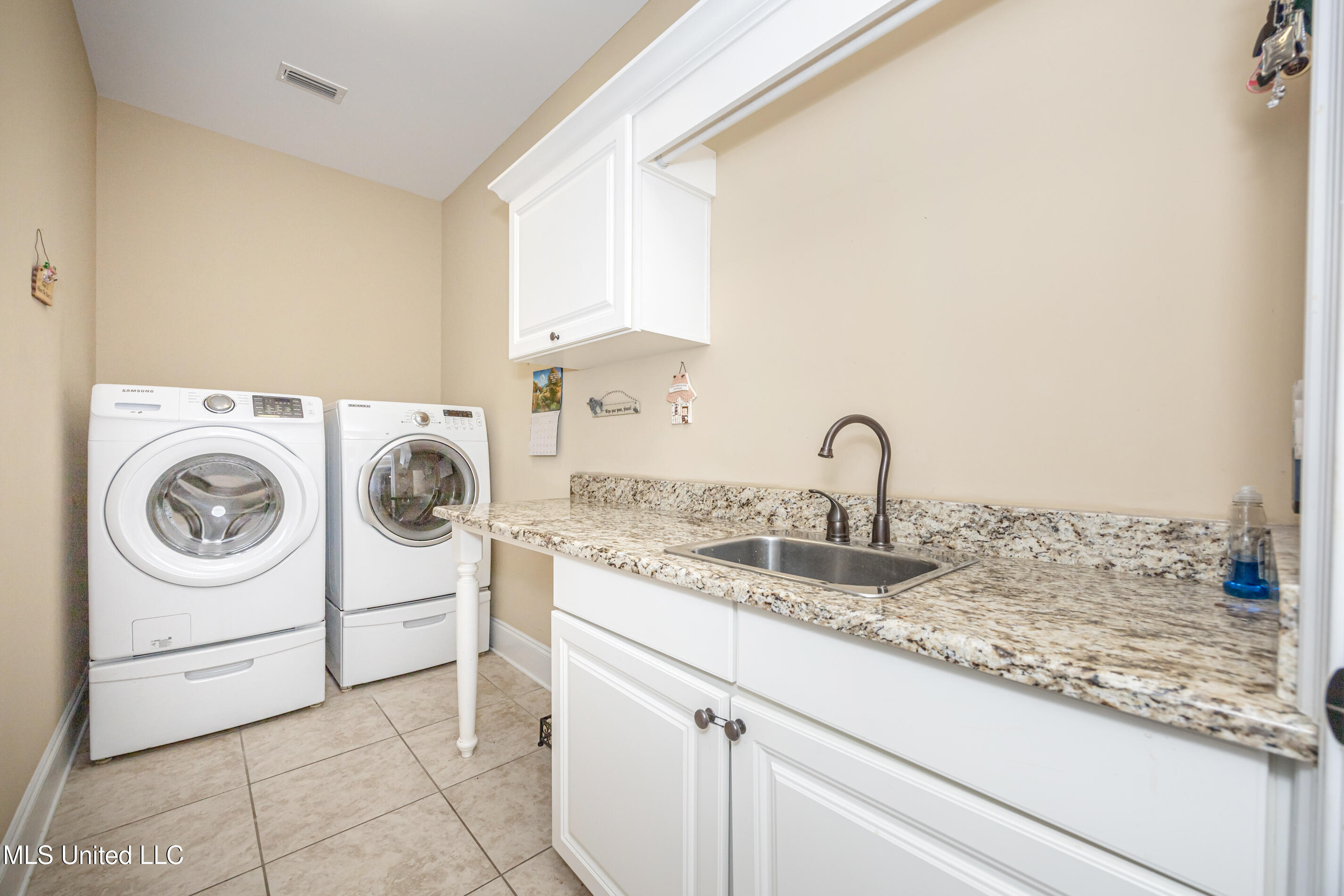 13076 Pine Valley Lane, Biloxi, Mississippi image 27