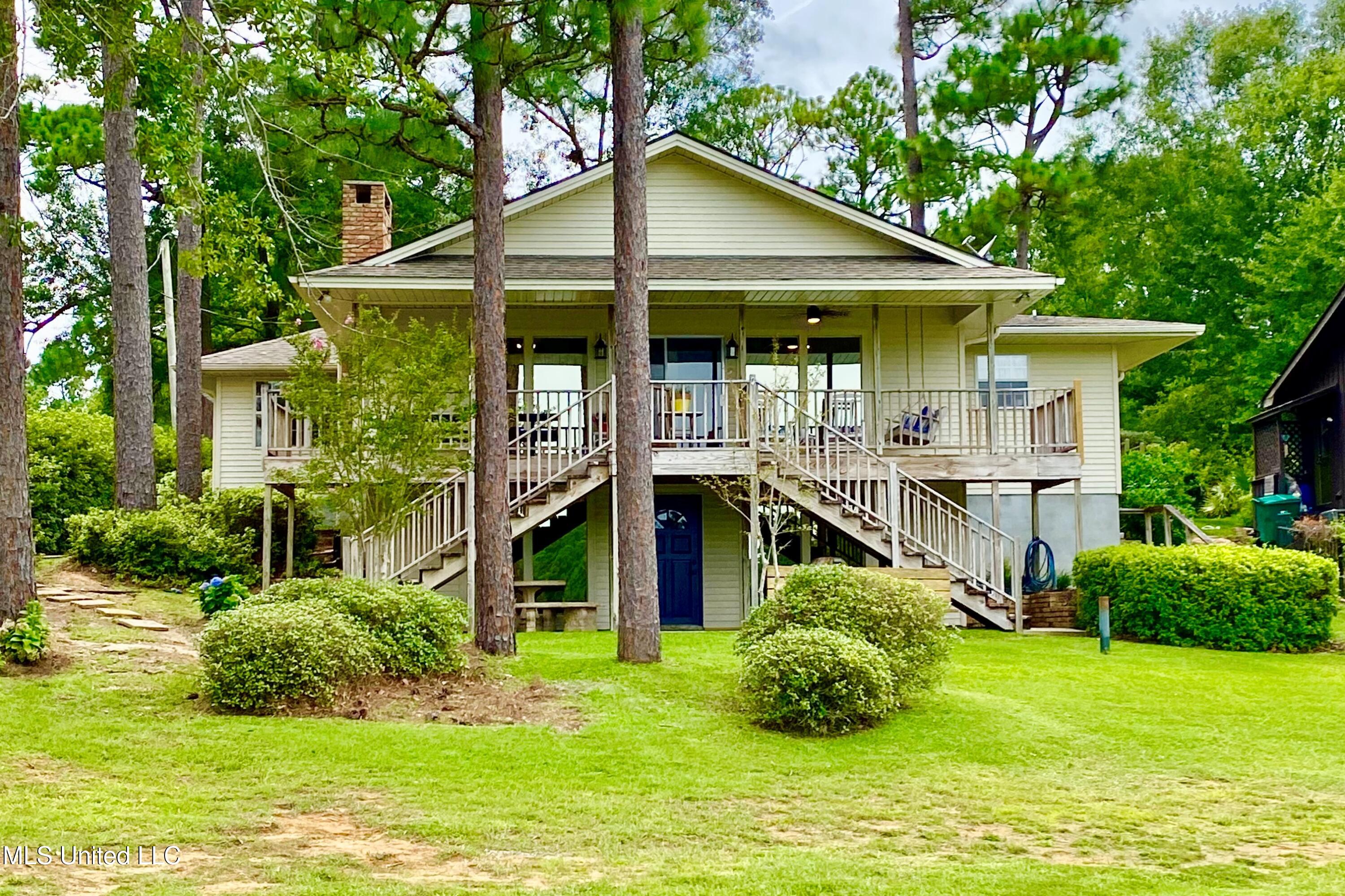 571 W Lakeshore Drive, Carriere, Mississippi image 1