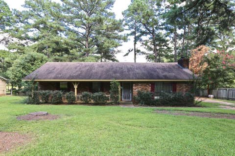 Homes For Sale - 3918 Forest Lake Drive<br/> Jackson, MS 39212