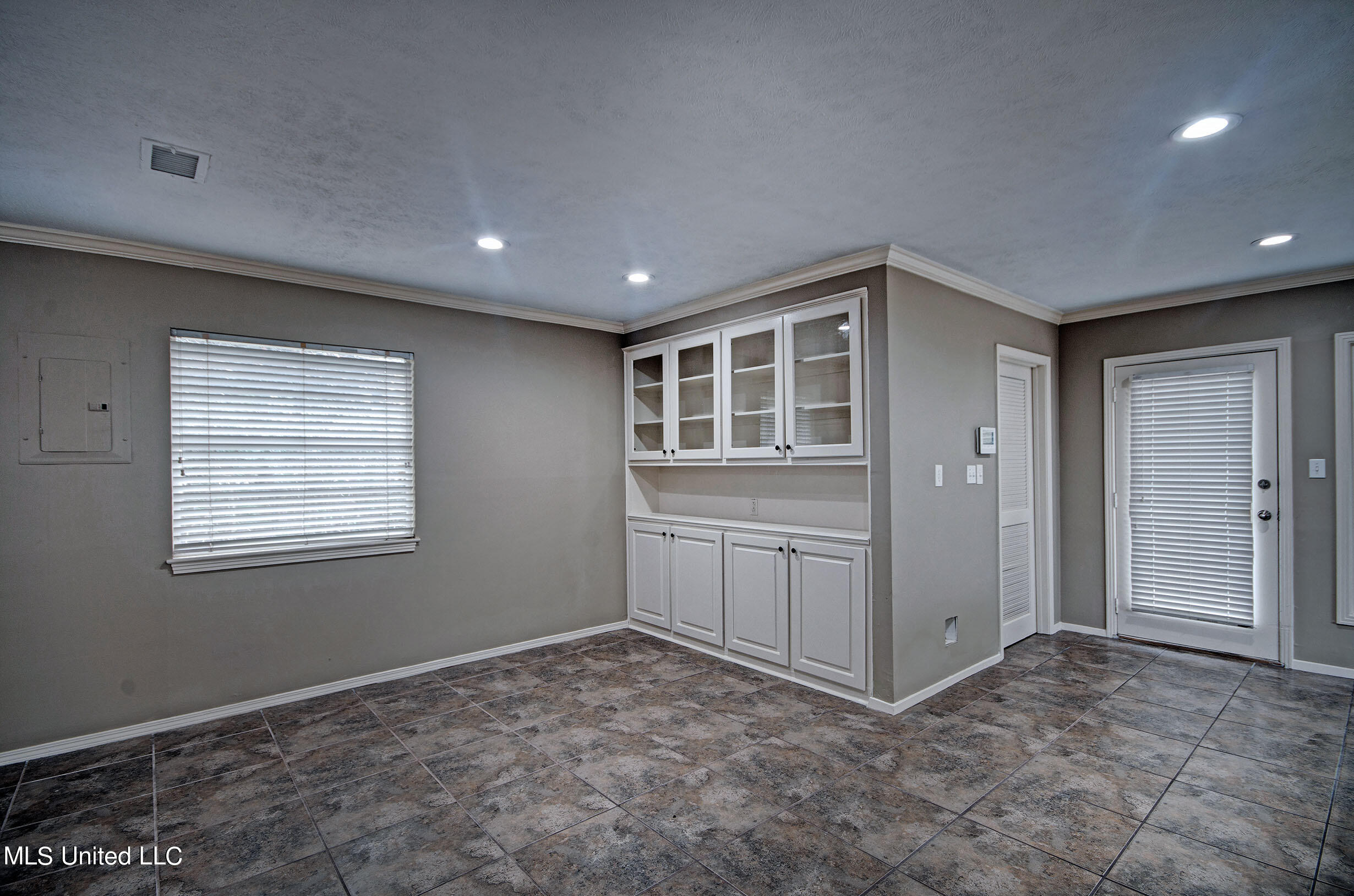 219 Rollingwood Drive, Jackson, Mississippi image 13