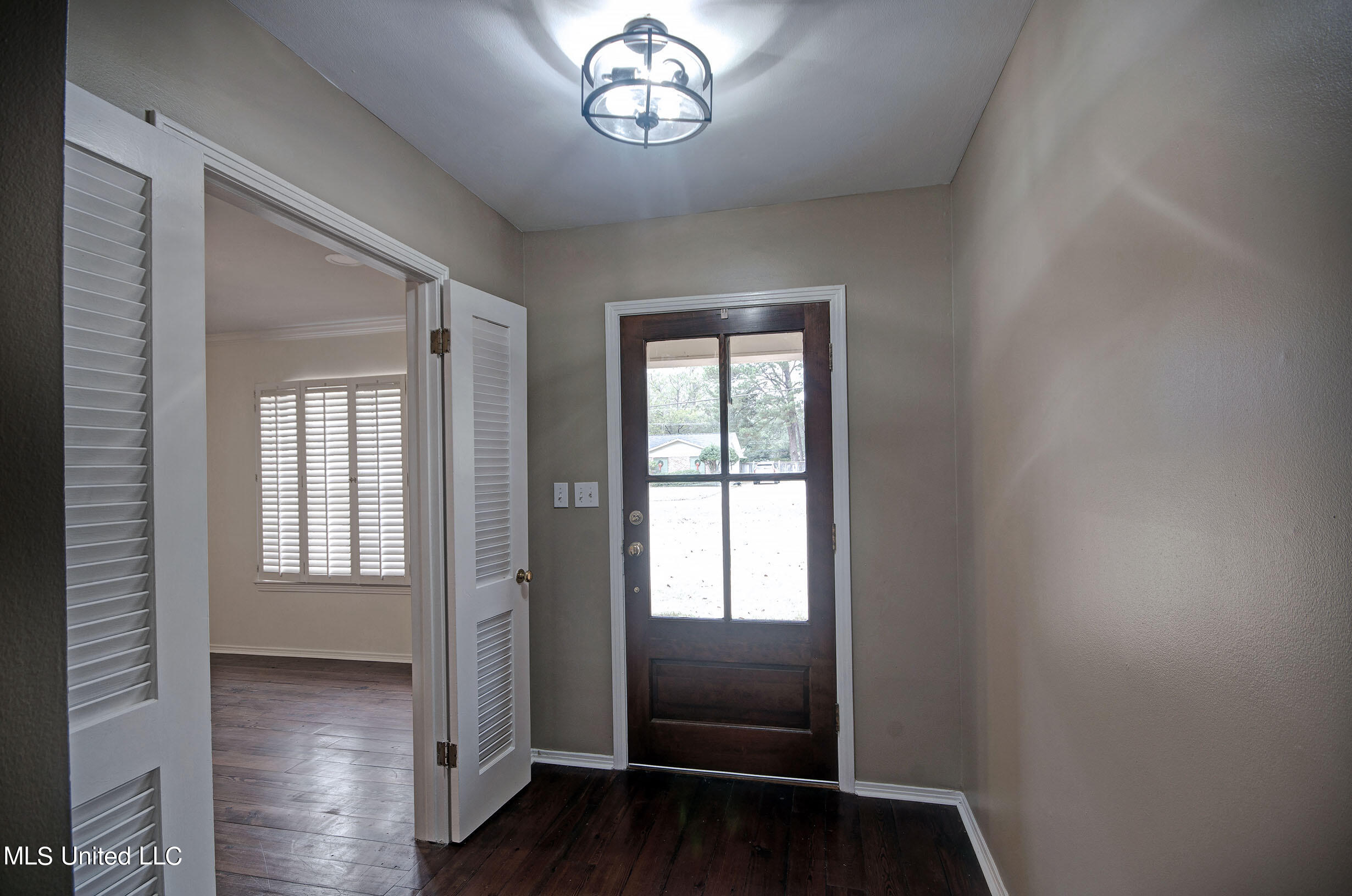 219 Rollingwood Drive, Jackson, Mississippi image 4