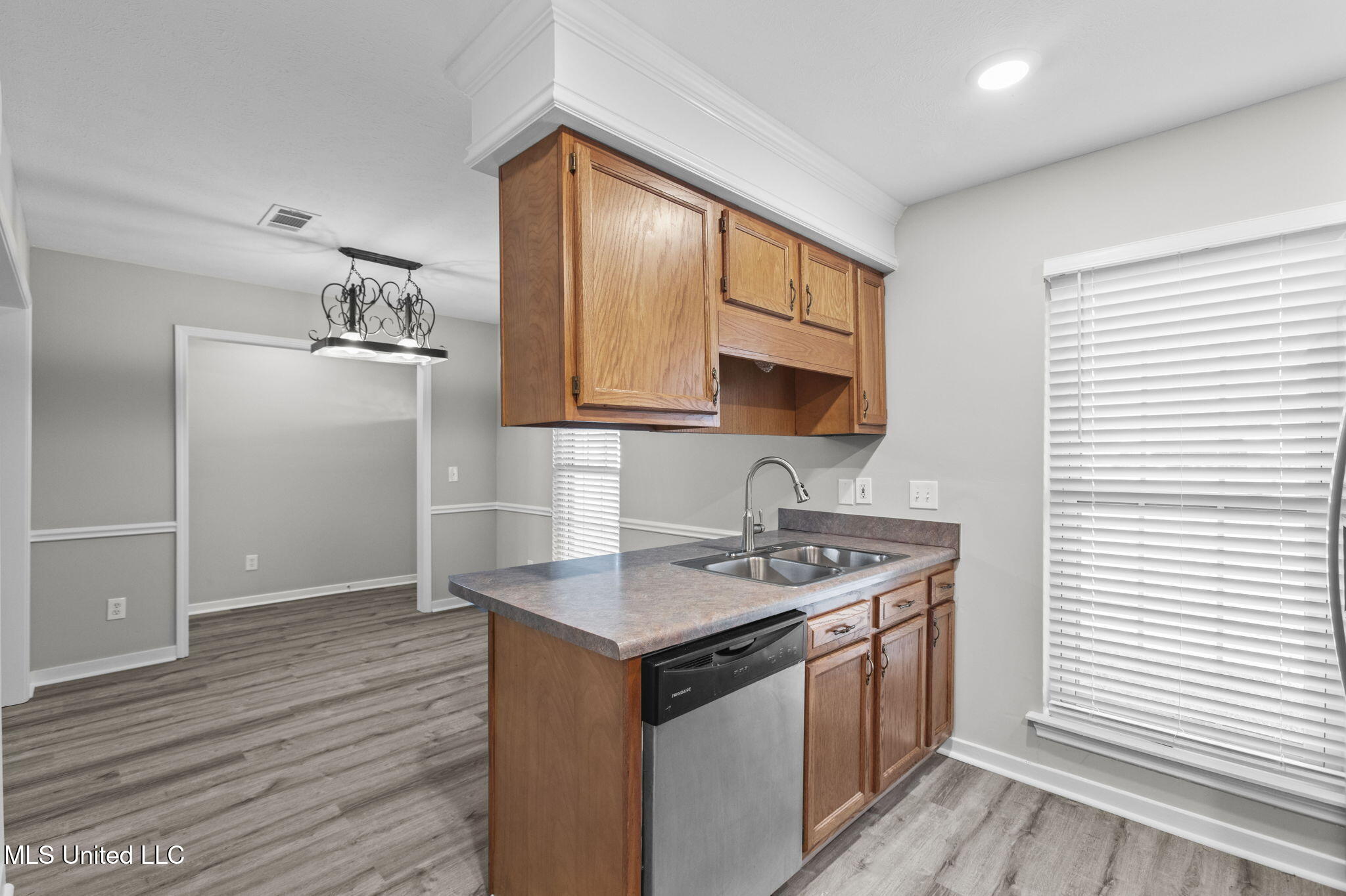 904 Mourning Dove Cove, Byram, Mississippi image 11