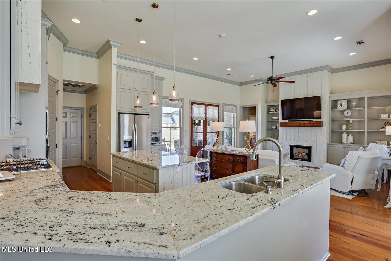 247 Richmond Pointe Way, Richland, Mississippi image 12