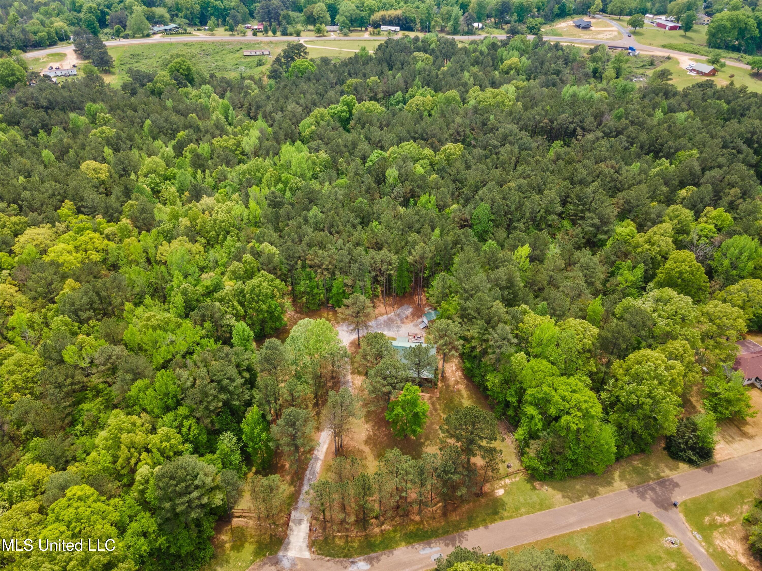 498 Chickasaw Ridge, Pope, Mississippi image 43