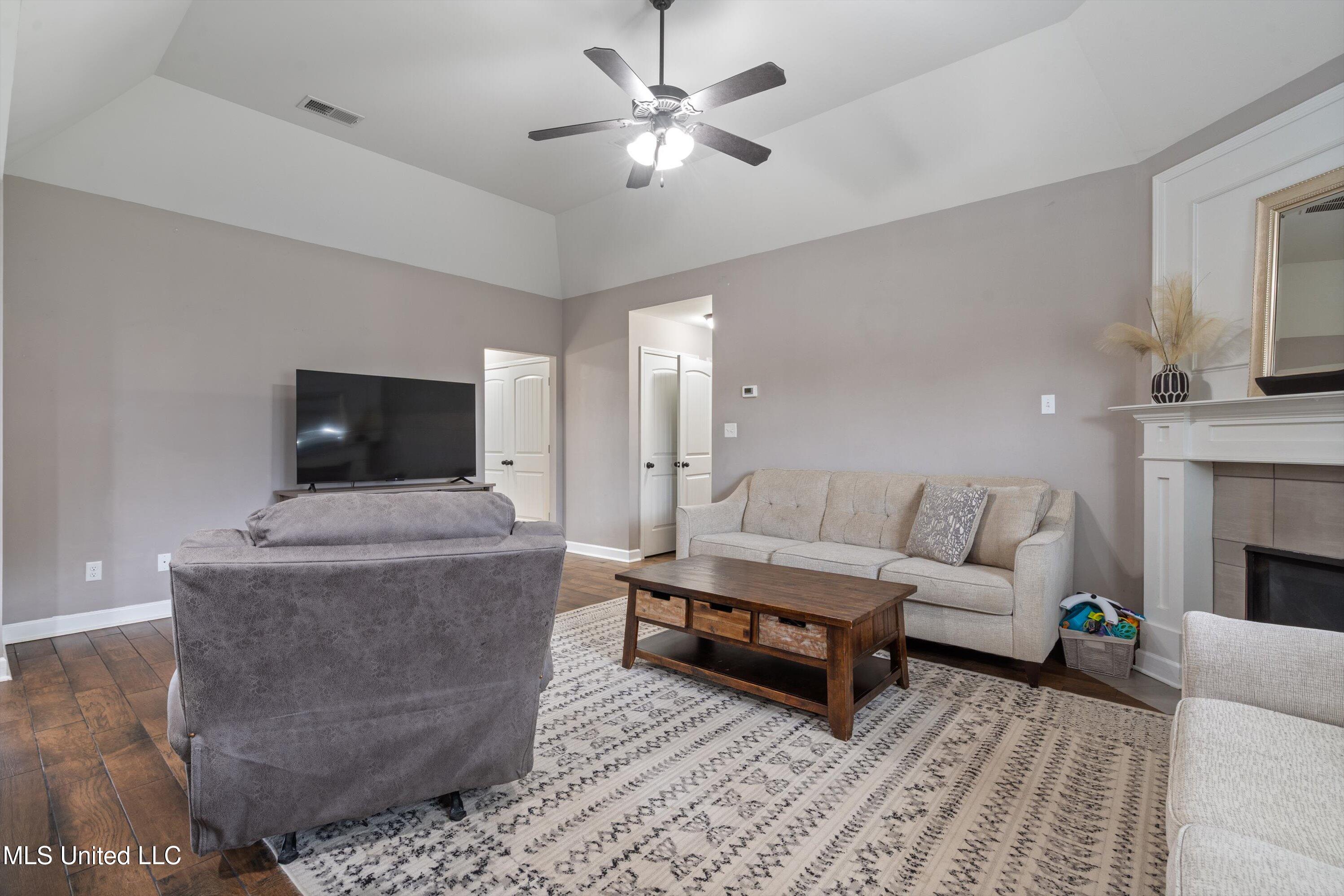 2682 Molly Lane, Southaven, Mississippi image 12