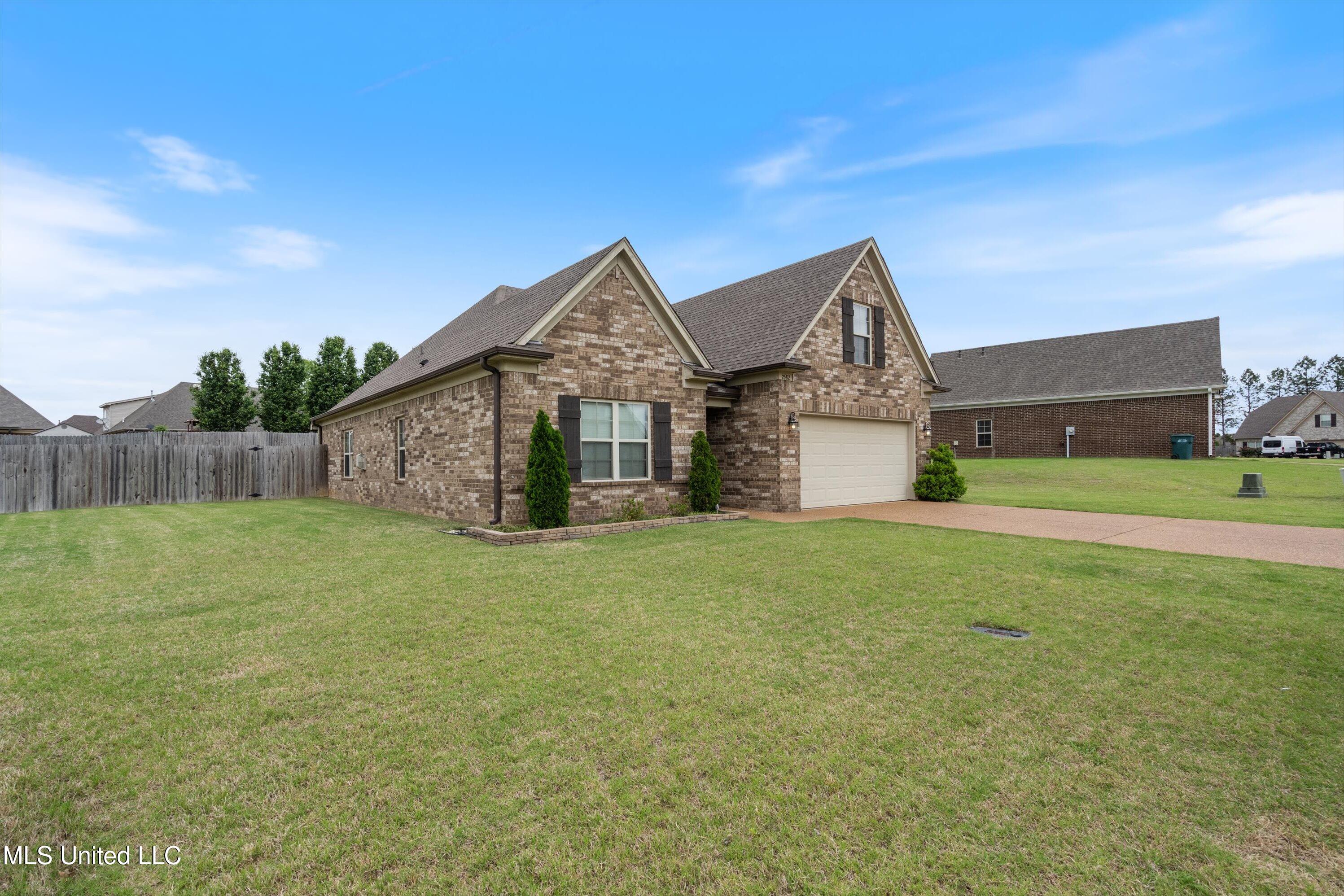 2682 Molly Lane, Southaven, Mississippi image 4