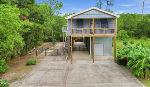 Homes For Sale - 43 Fiber Street<br/> Bay Saint Louis, MS 39520