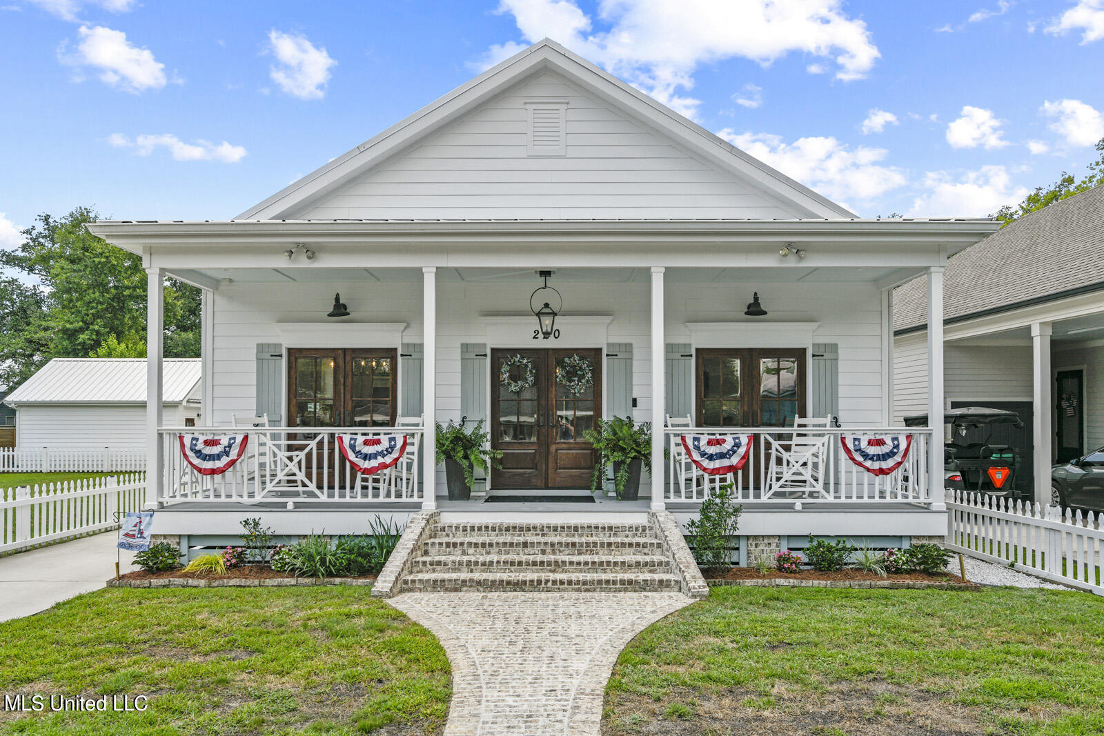 220 Sycamore Street, Bay Saint Louis, Mississippi image 1