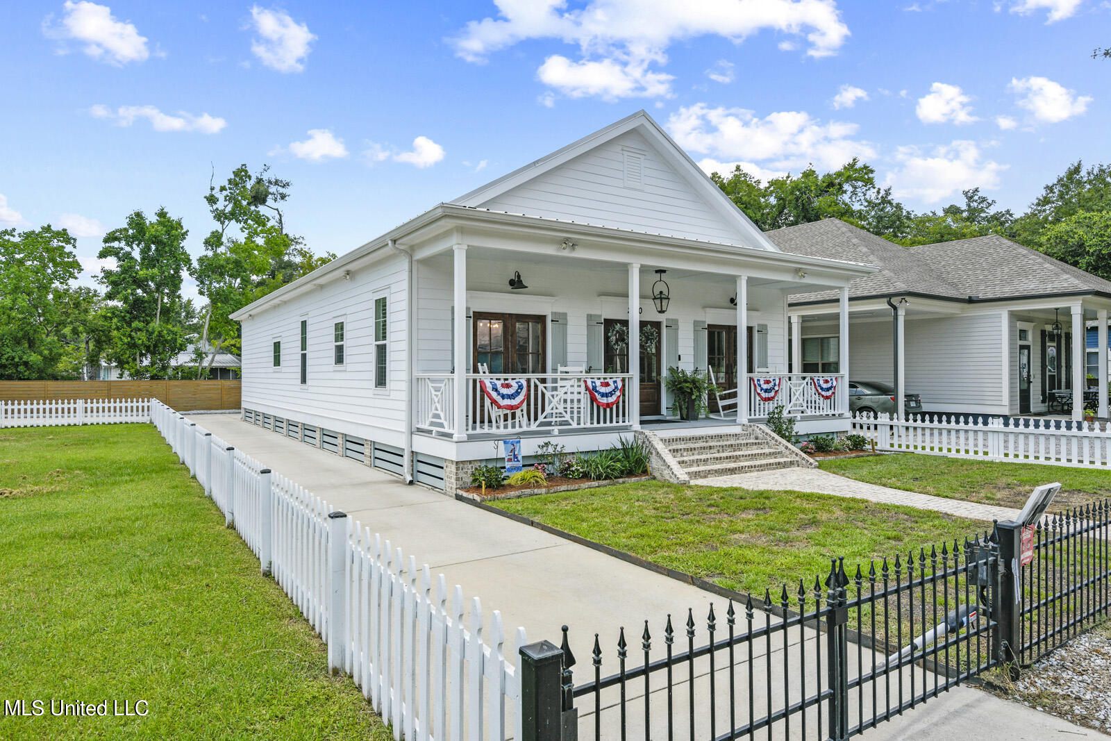 220 Sycamore Street, Bay Saint Louis, Mississippi image 3