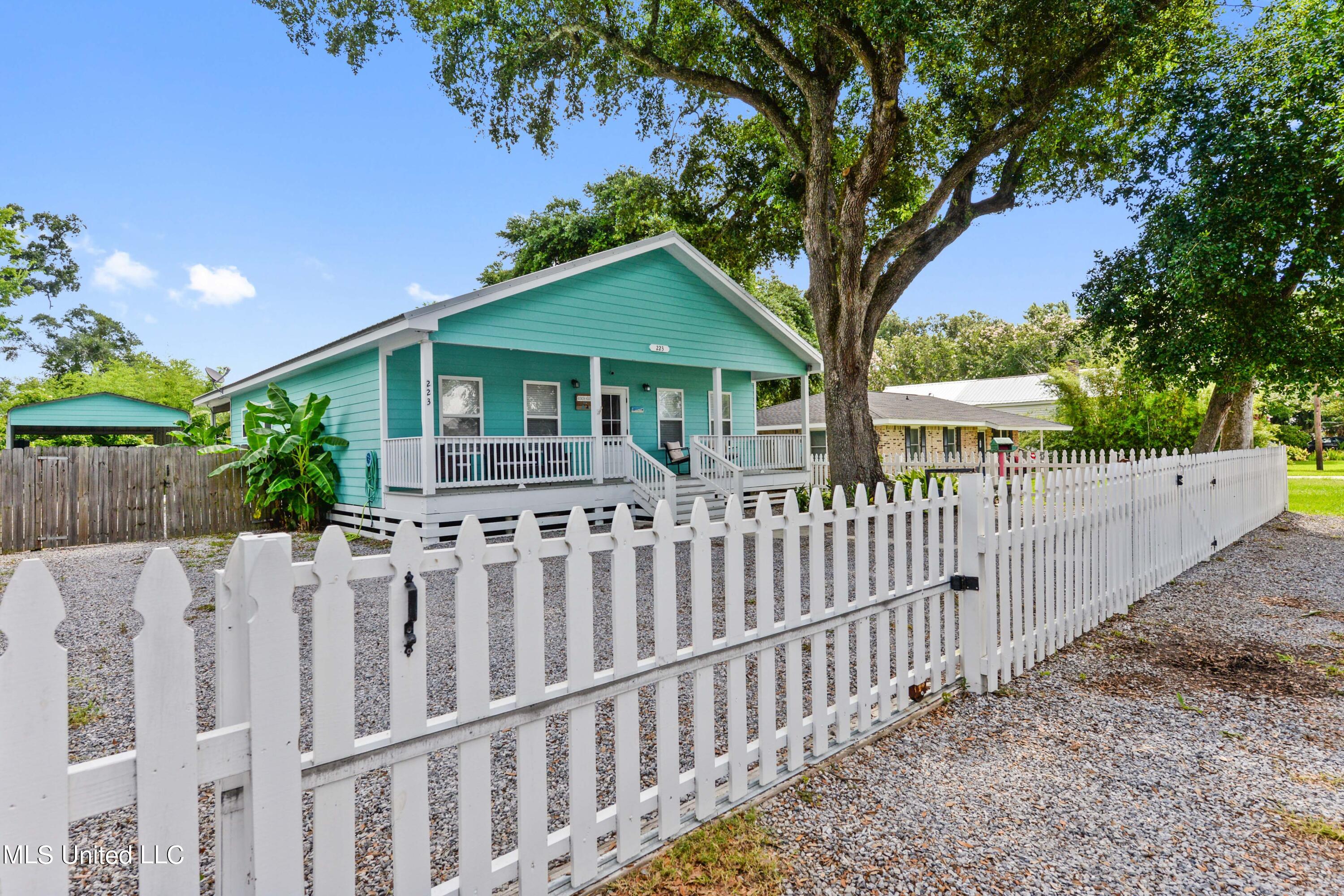 223 Sycamore Street, Bay Saint Louis, Mississippi image 2