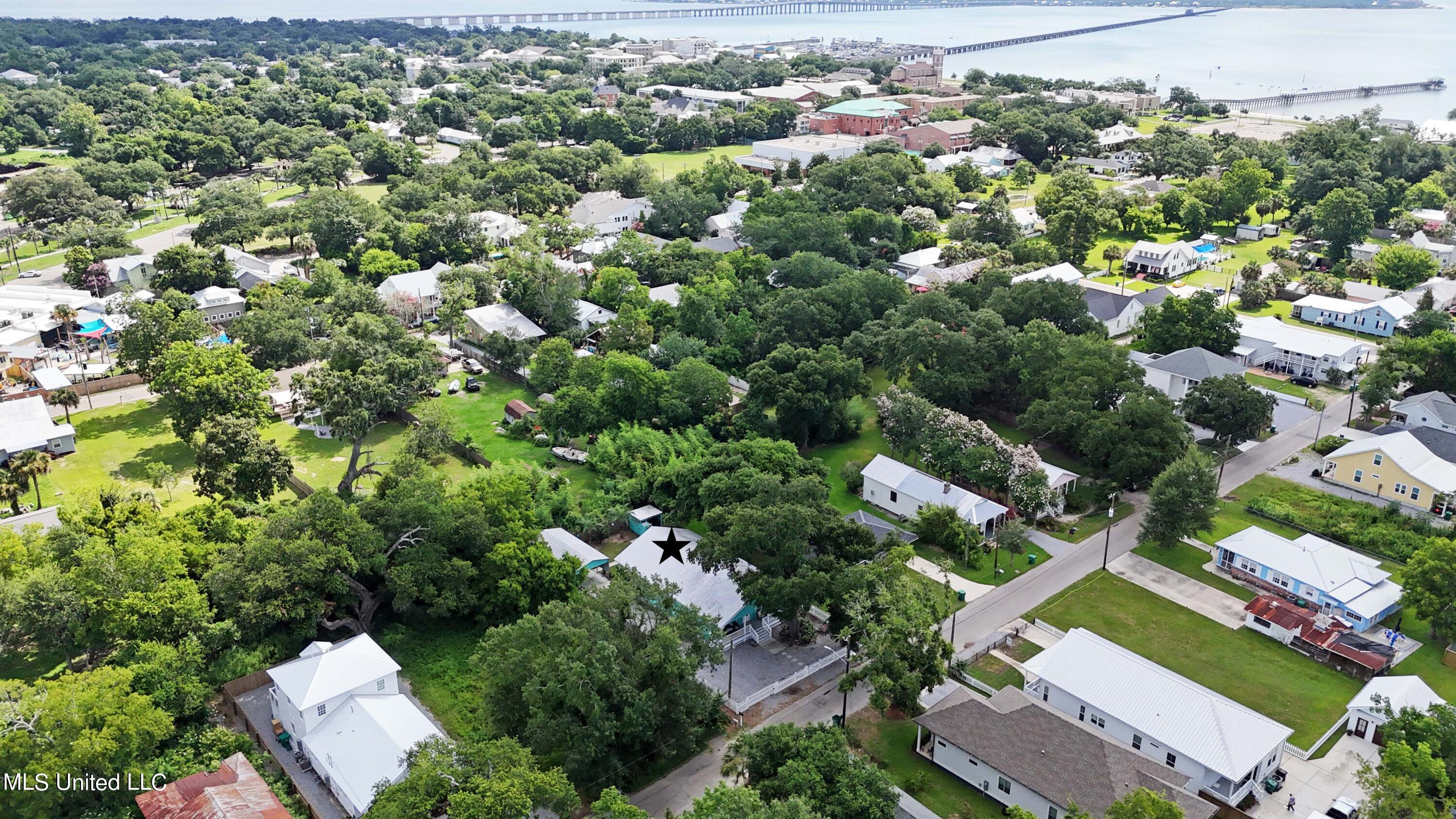 223 Sycamore Street, Bay Saint Louis, Mississippi image 32