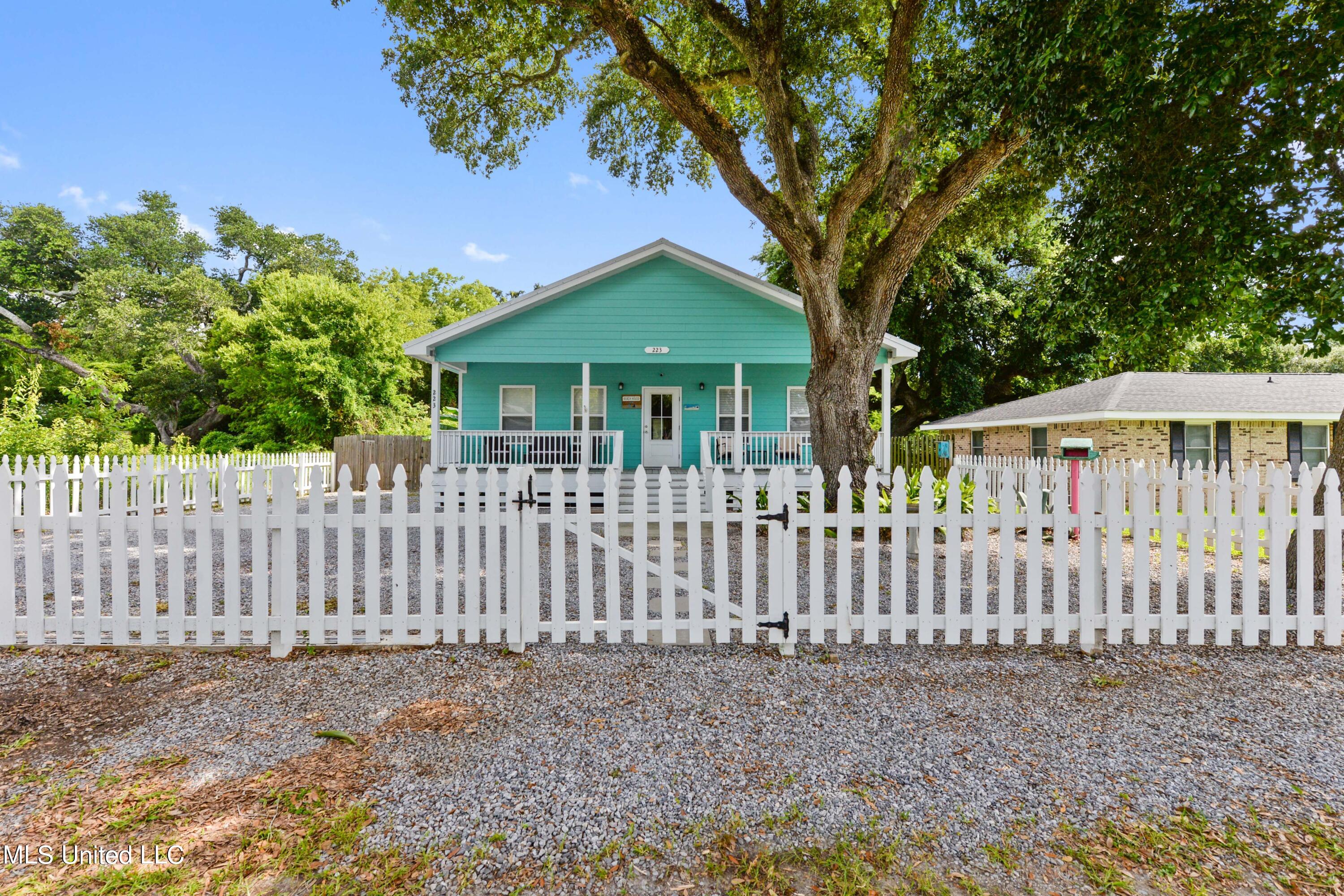 223 Sycamore Street, Bay Saint Louis, Mississippi image 1