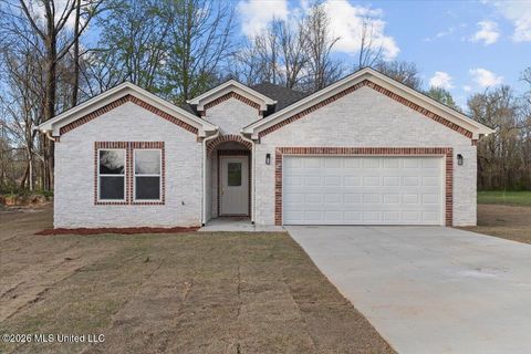 Homes For Sale - 185 Lee Creek Cove<br/> Marshall County, Byhalia, MS 38611