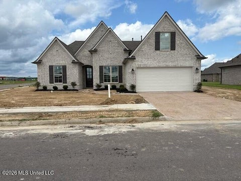Homes For Sale - 3114 E Camilla Circle<br/> Lake Cormorant, MS 38641