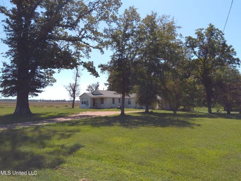 Homes For Sale - 44 Blaine Road<br/> Sunflower County, Indianola, MS 38751