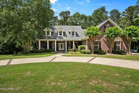 Homes For Sale - 10 Lakeview Drive<br/> Lamar County, Purvis, MS 39475