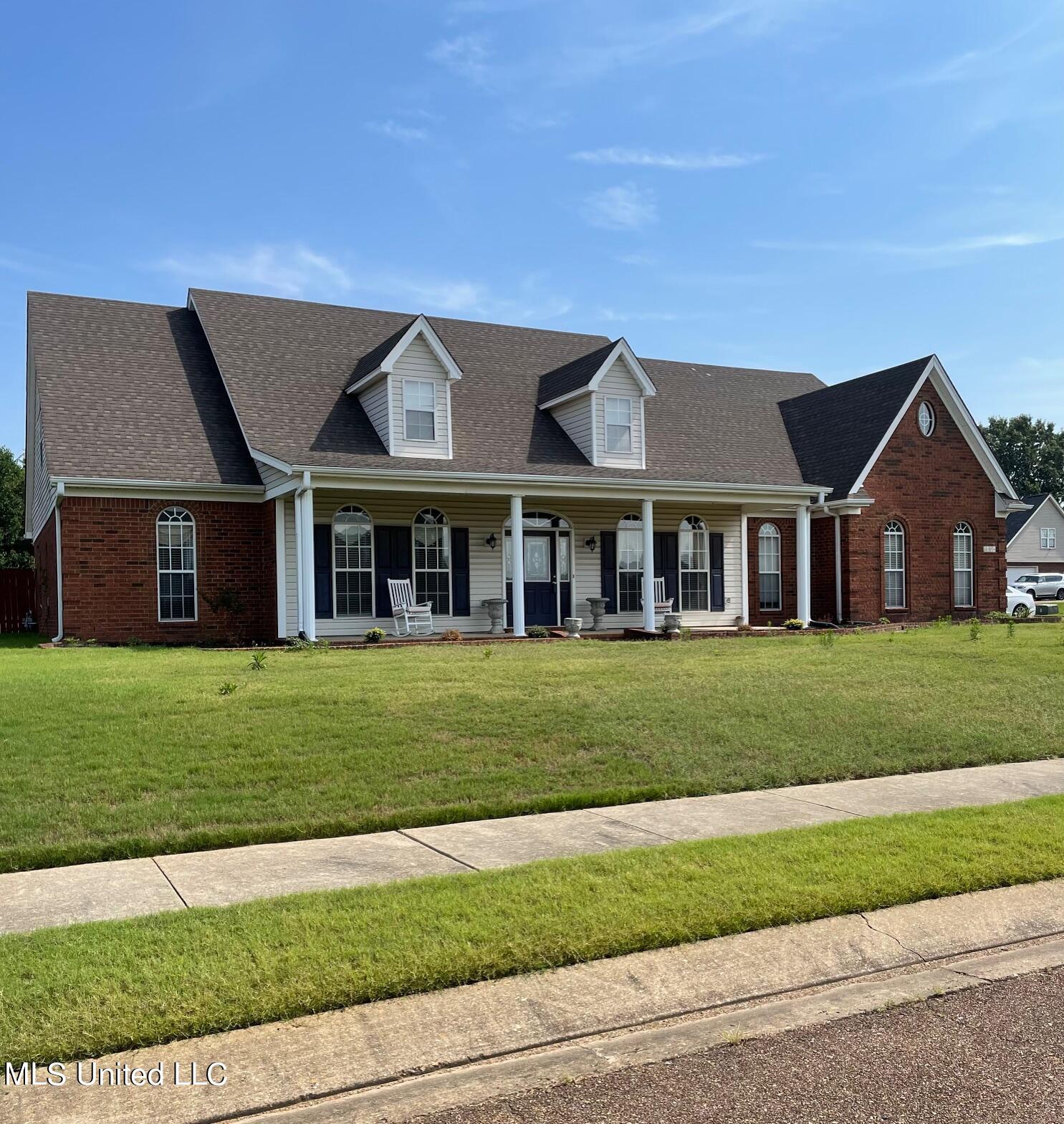 6574 Kay Drive, Olive Branch, Mississippi image 1