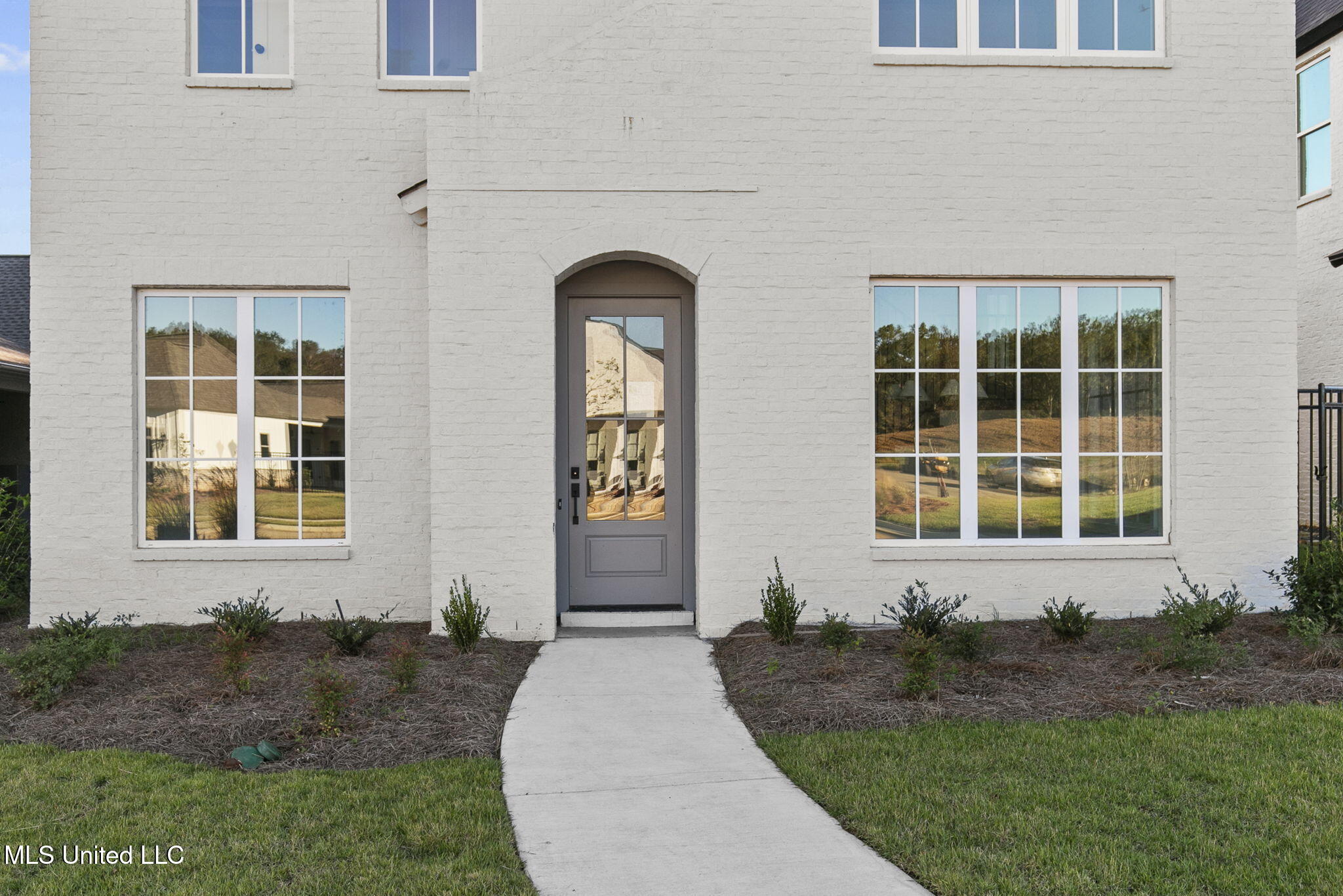 123 Water Street, Madison, Mississippi image 2