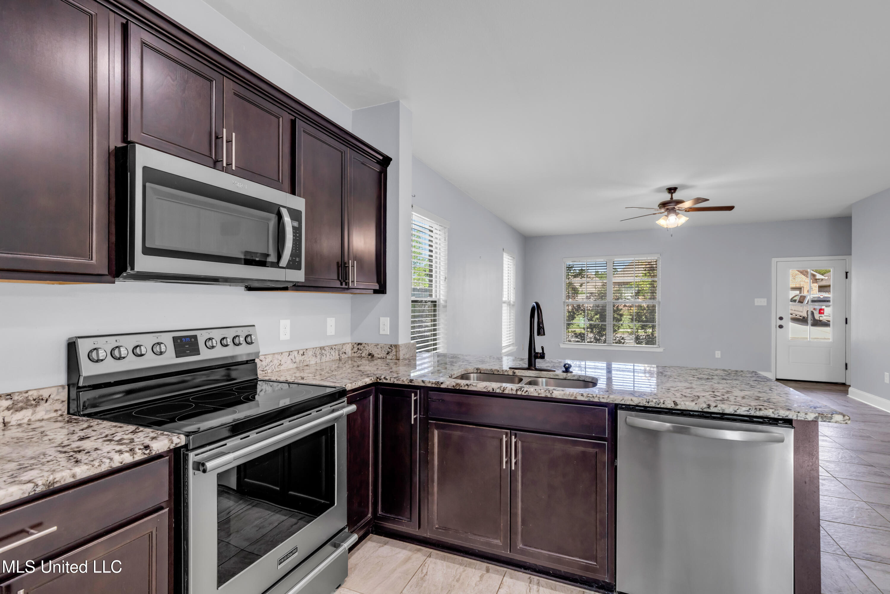 832 Reunion Place Circle, Biloxi, Mississippi image 9