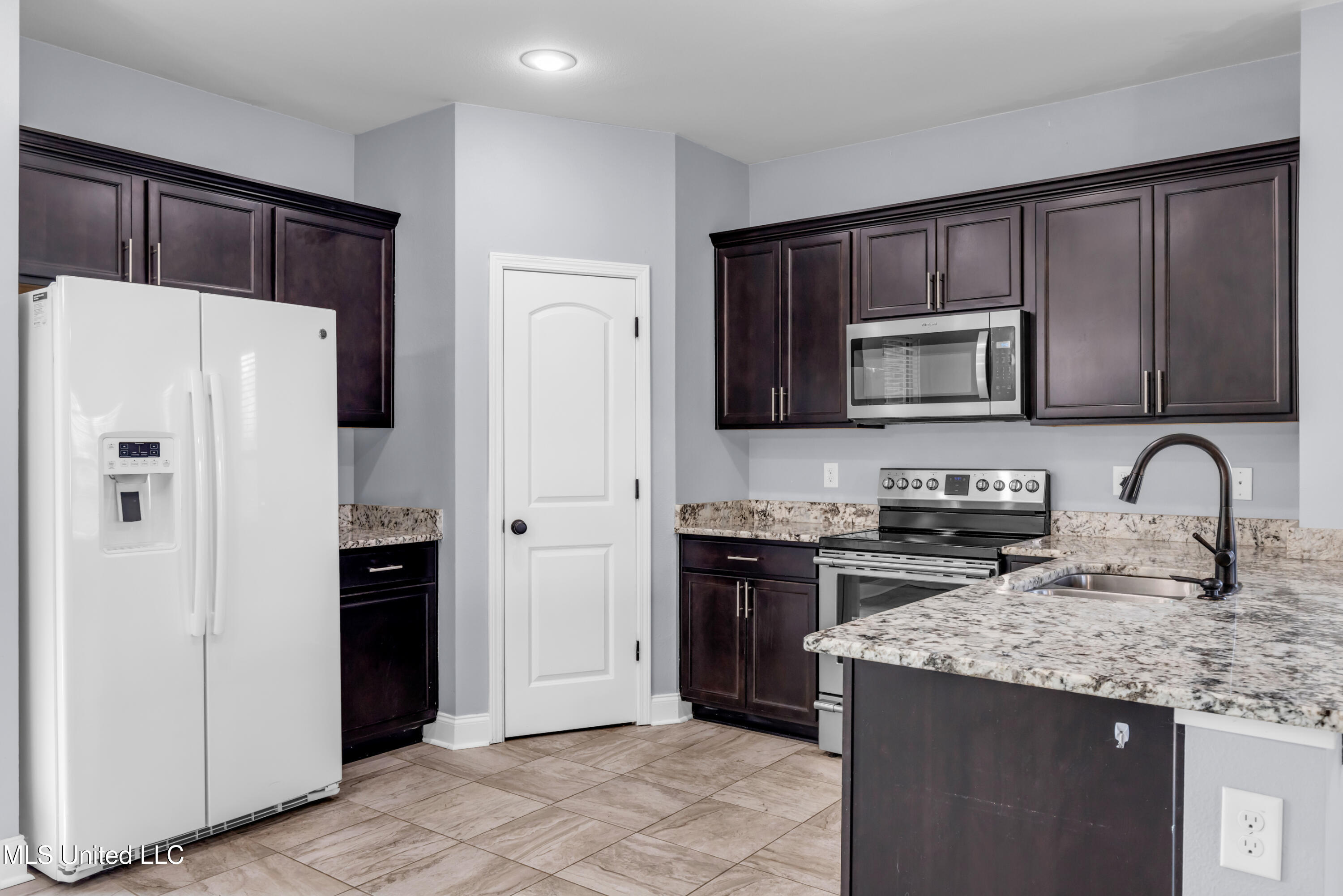 832 Reunion Place Circle, Biloxi, Mississippi image 7