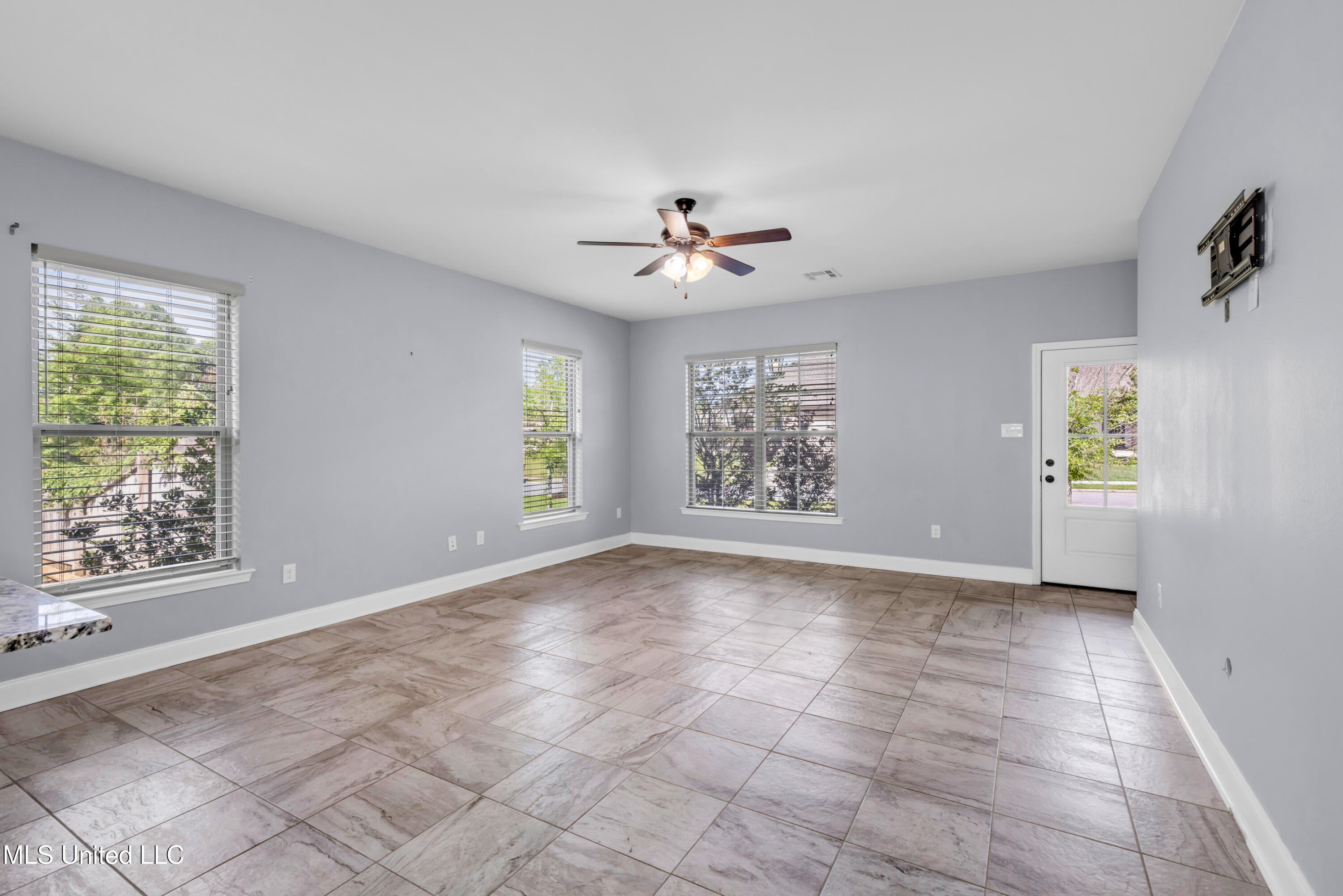 832 Reunion Place Circle, Biloxi, Mississippi image 6