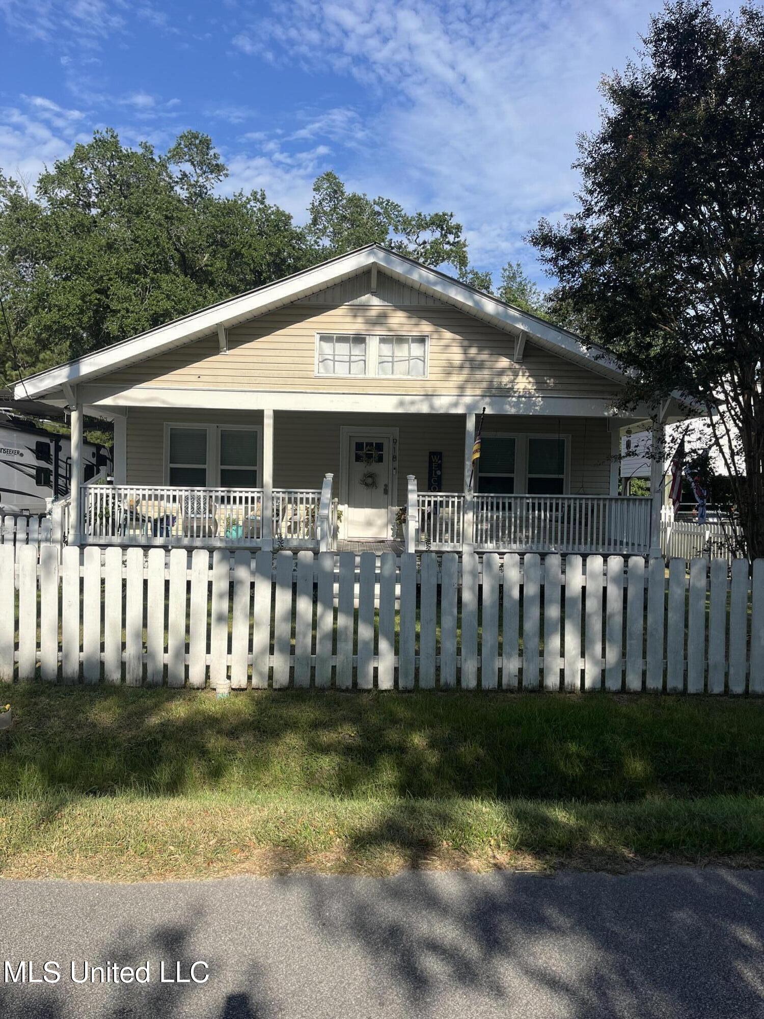 918 Sears Avenue, Waveland, Mississippi image 1