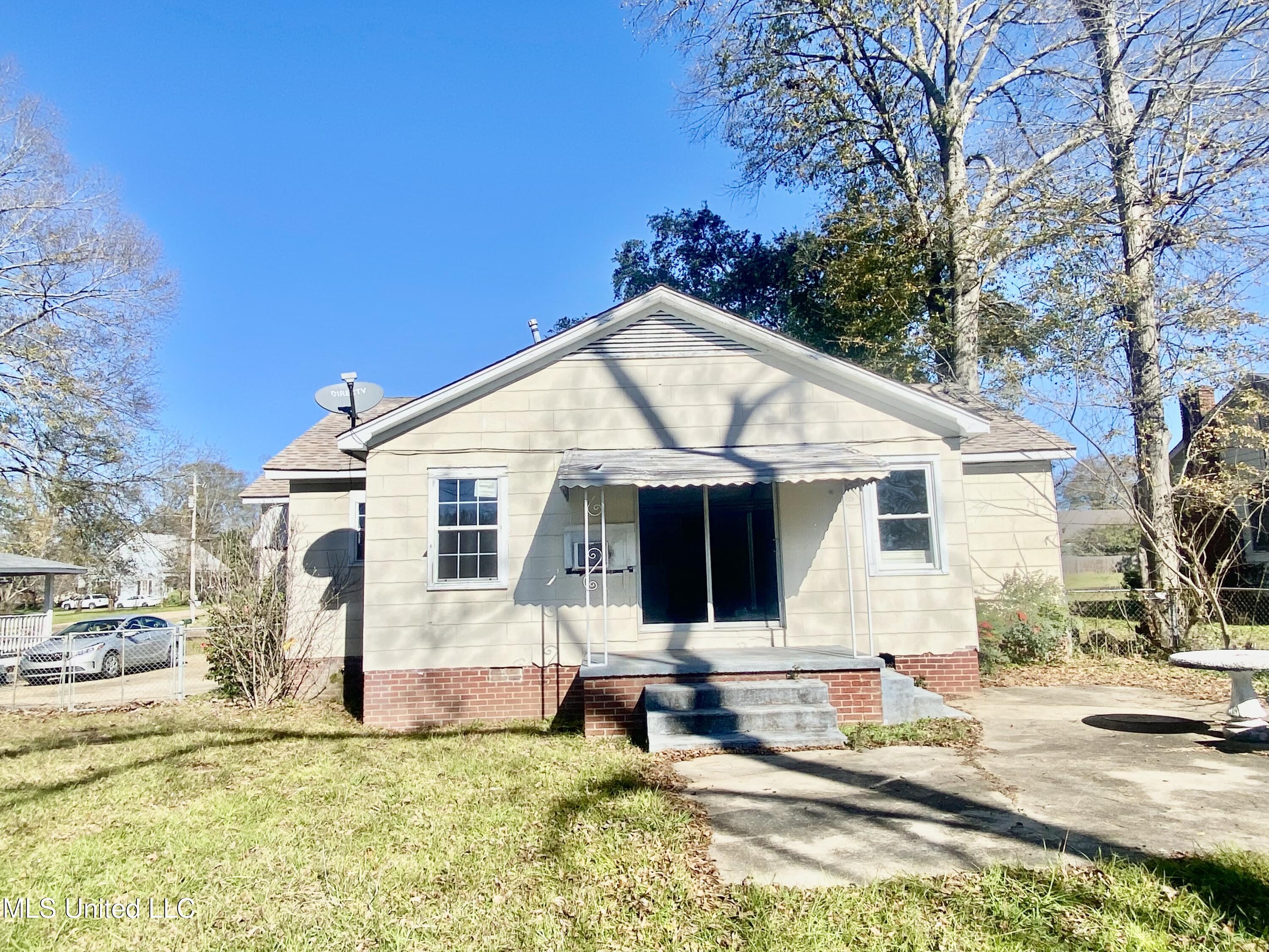 205 W Marion Avenue, Crystal Springs, Mississippi image 3