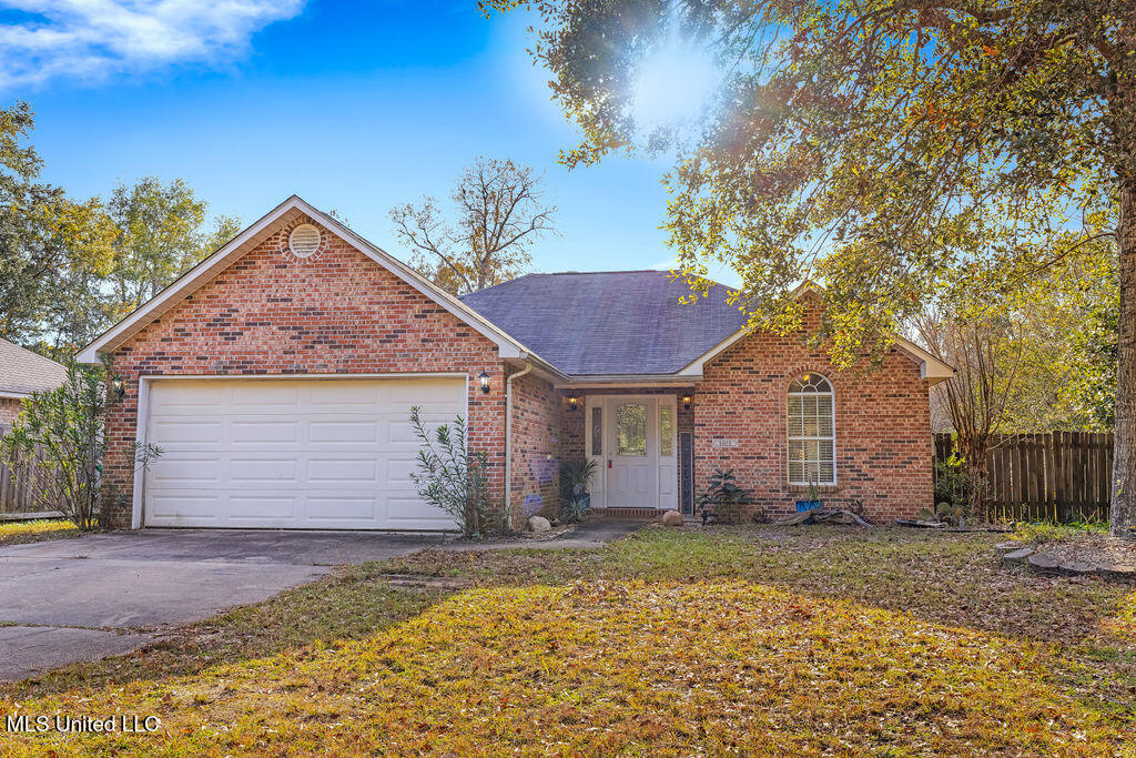 1021 Magnolia Street, Ocean Springs, Mississippi image 1