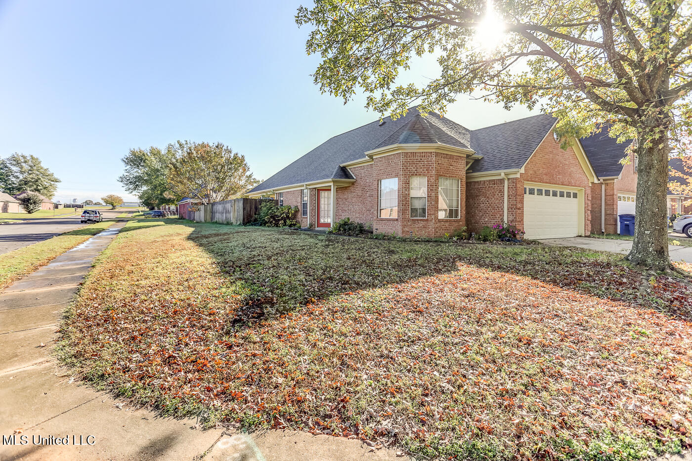 8310 Regal Bend Drive, Olive Branch, Mississippi image 1