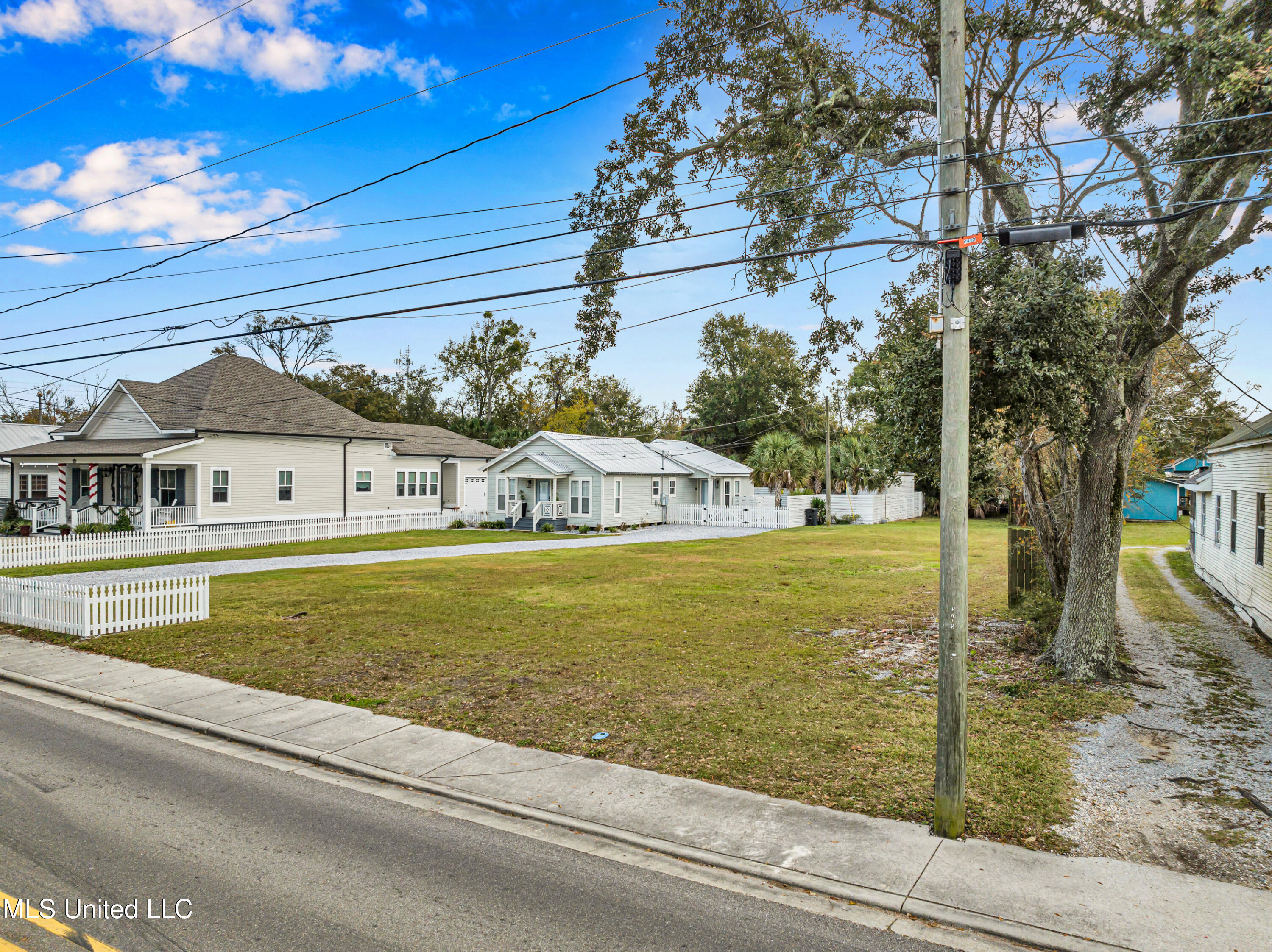 412 Main Street, Bay Saint Louis, Mississippi image 2