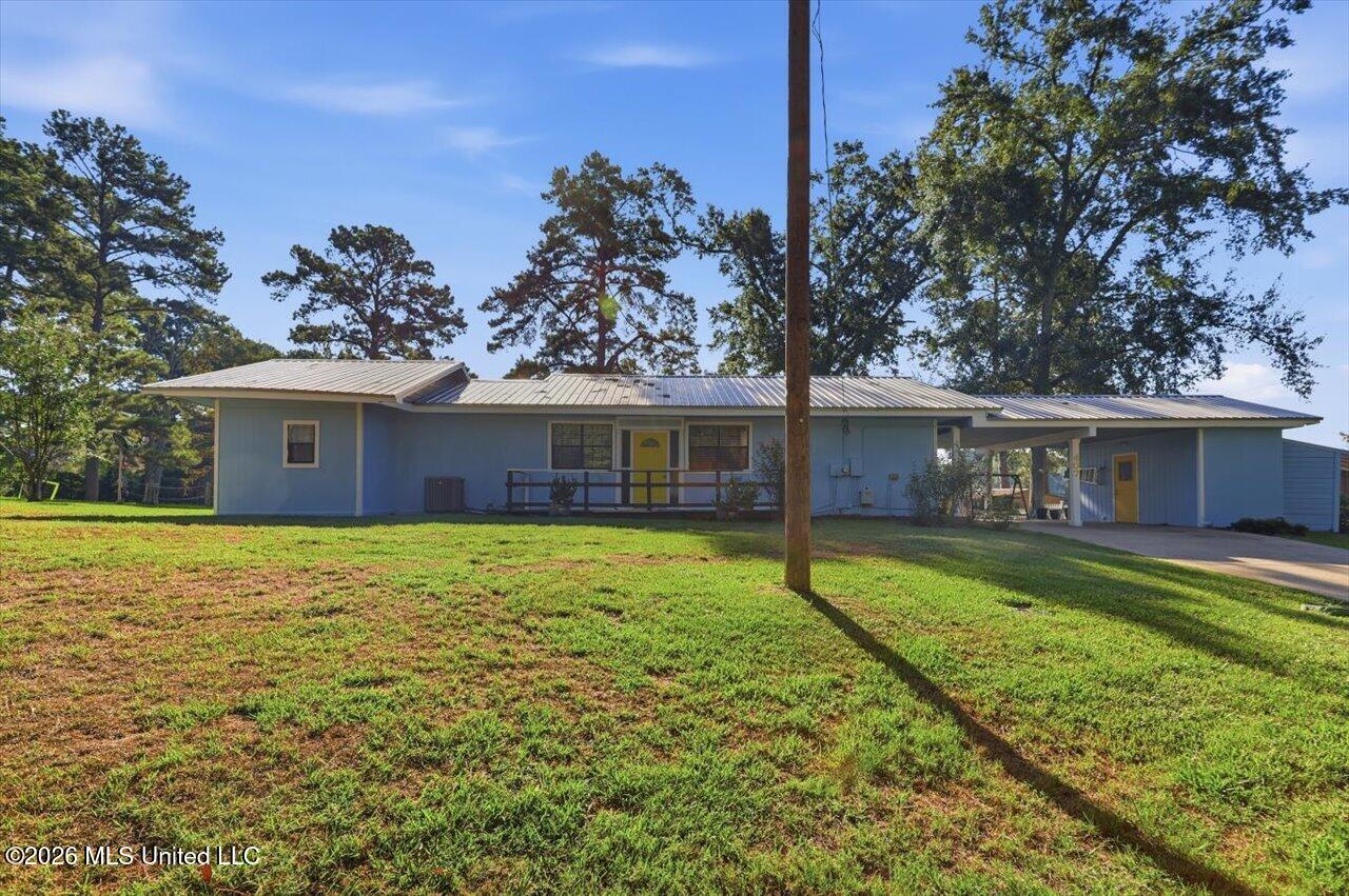 407 W Dewey Camp Drive