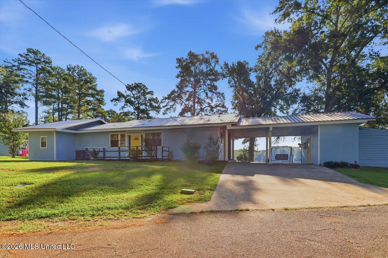 407 W Dewey Camp Drive