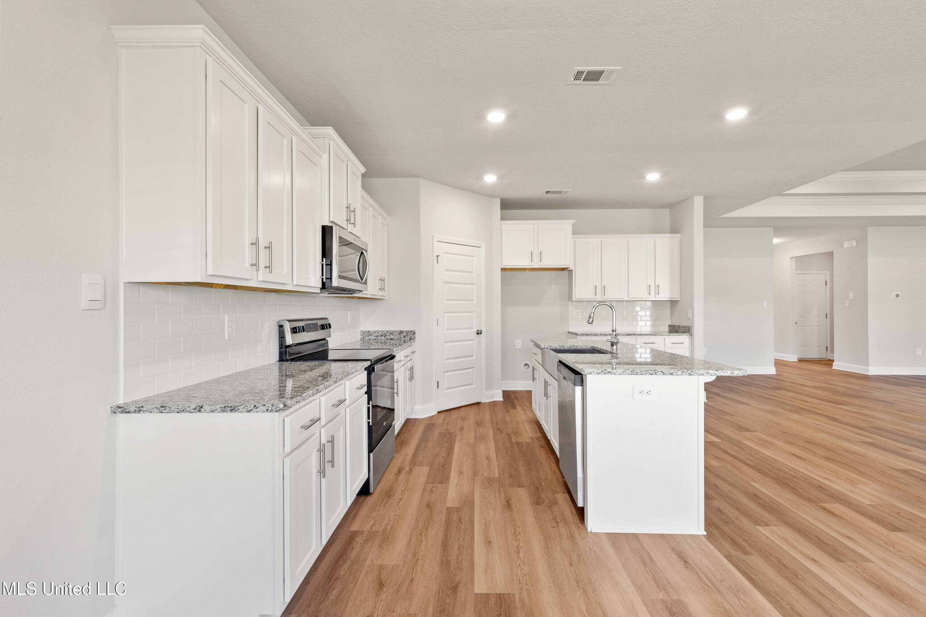 16050 Blue Ridge Drive, Gulfport, Mississippi image 3