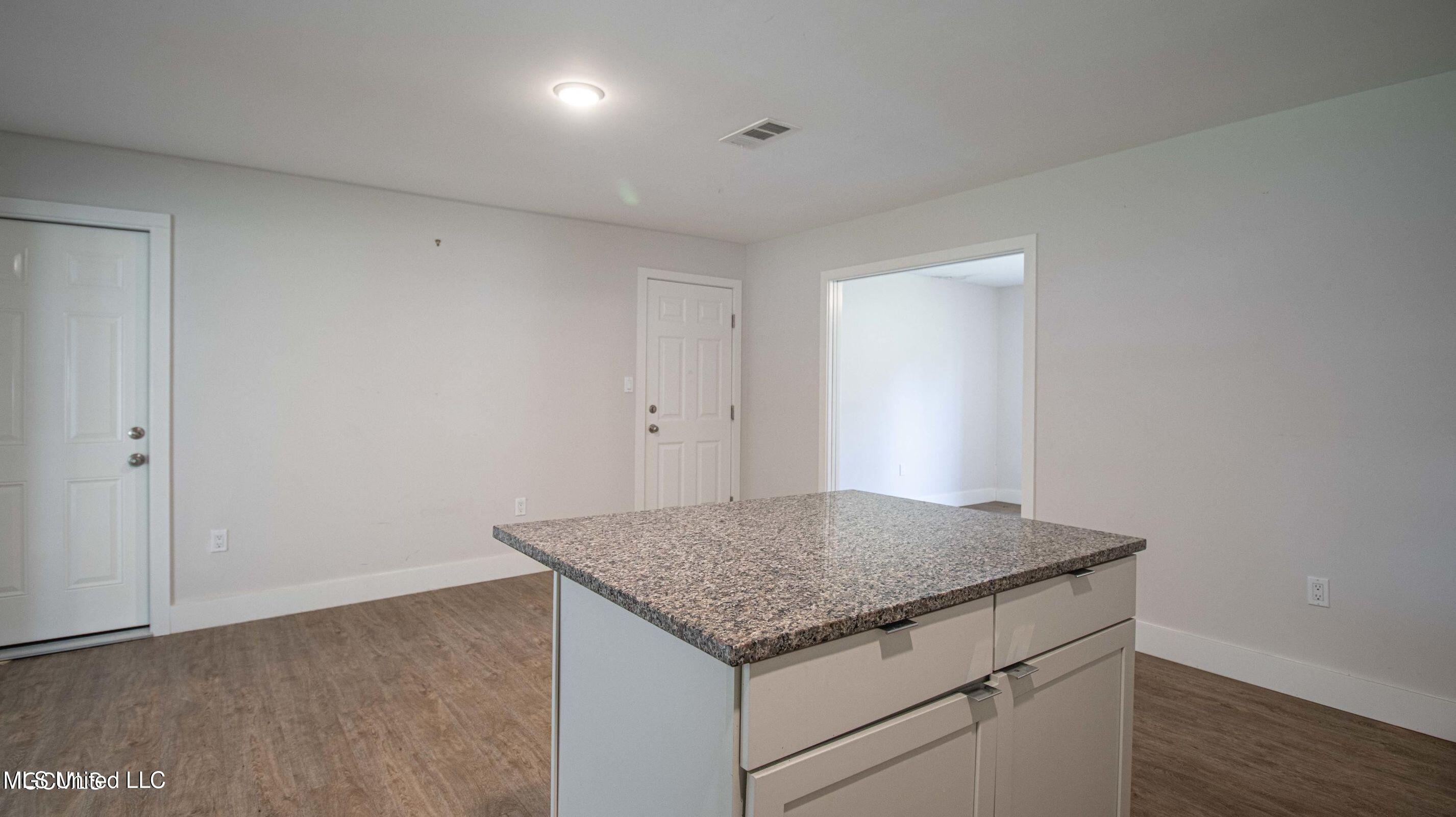 2417 Collins Boulevard, Gulfport, Mississippi image 6