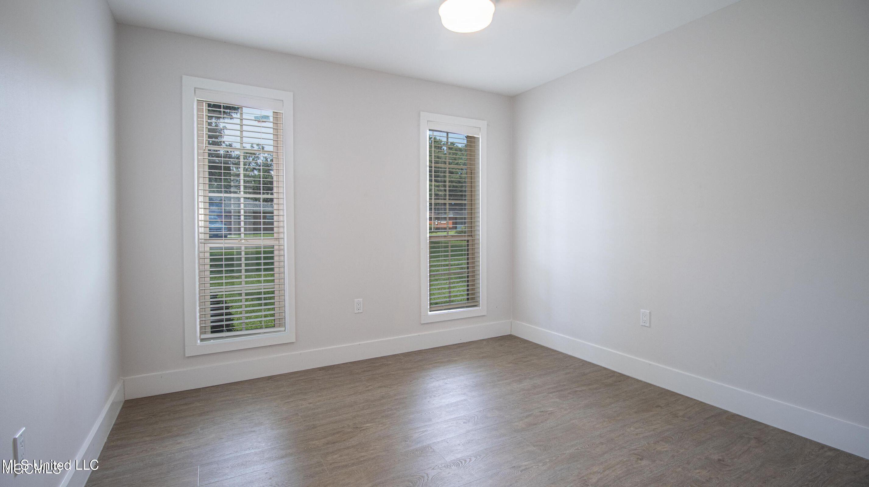 2417 Collins Boulevard, Gulfport, Mississippi image 9