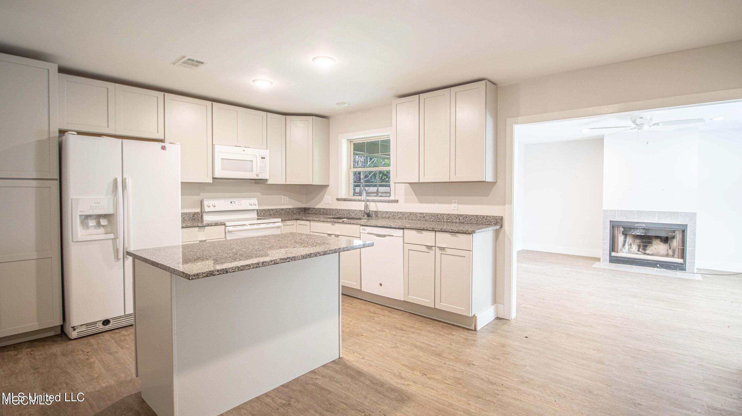 2417 Collins Boulevard, Gulfport, Mississippi image 3