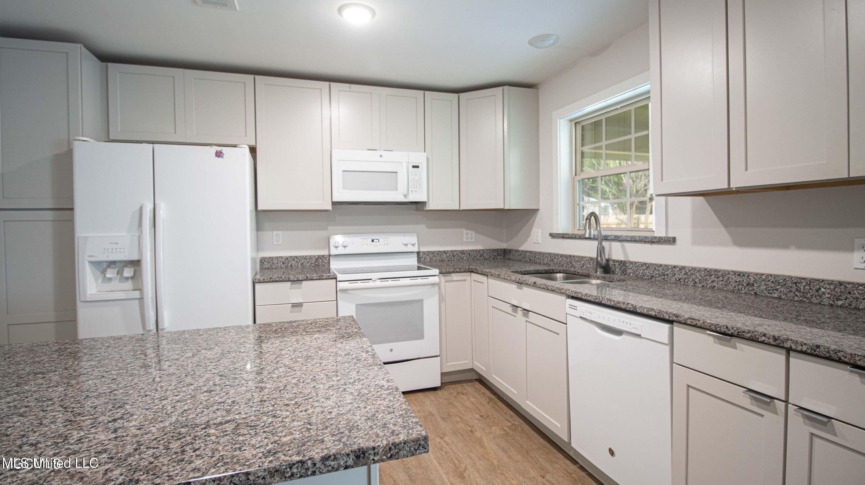 2417 Collins Boulevard, Gulfport, Mississippi image 4