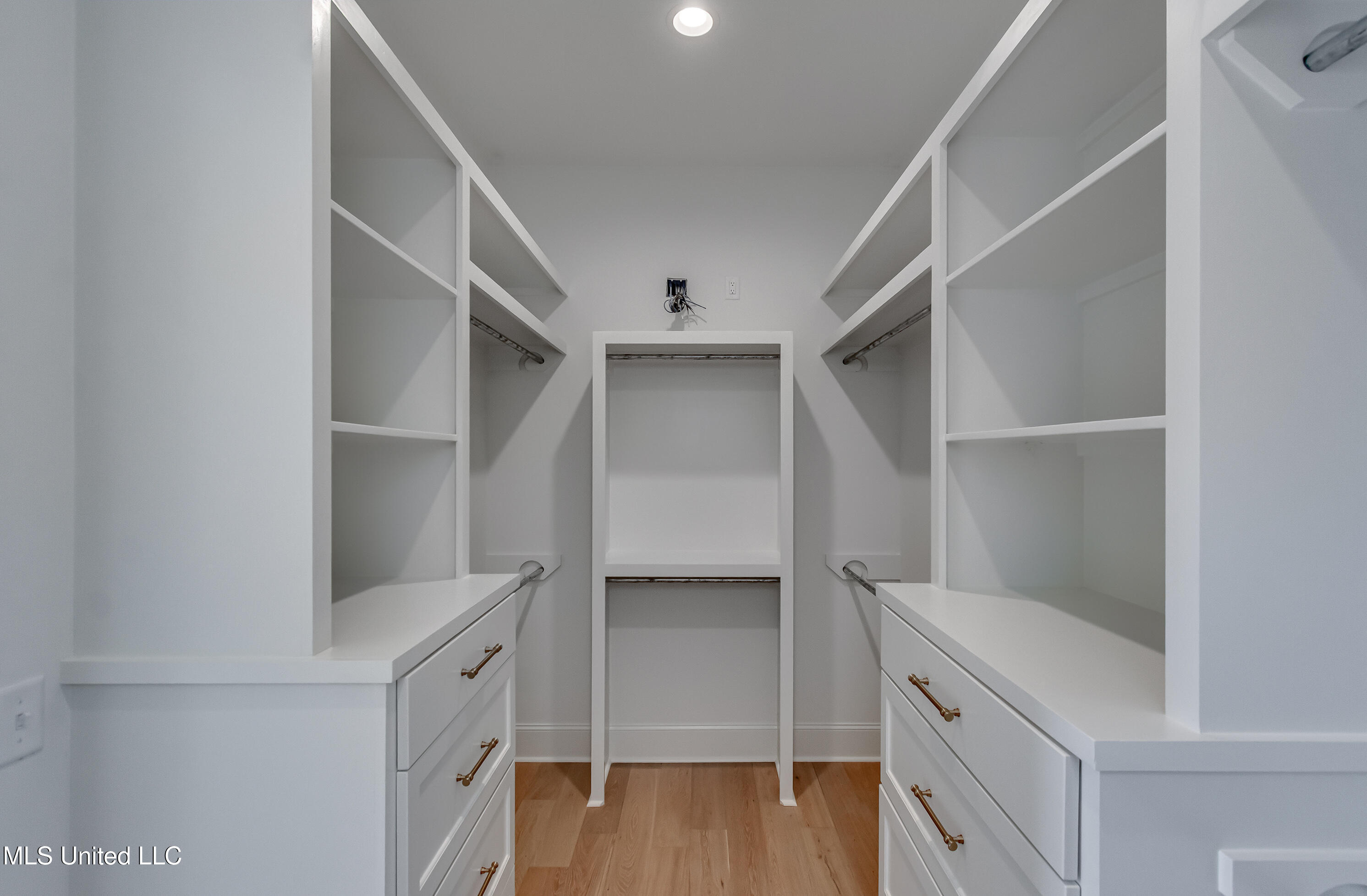 Madison, Mississippi 39110, United States, 3 Bedrooms Bedrooms, ,4 BathroomsBathrooms,Residential,Active,116976