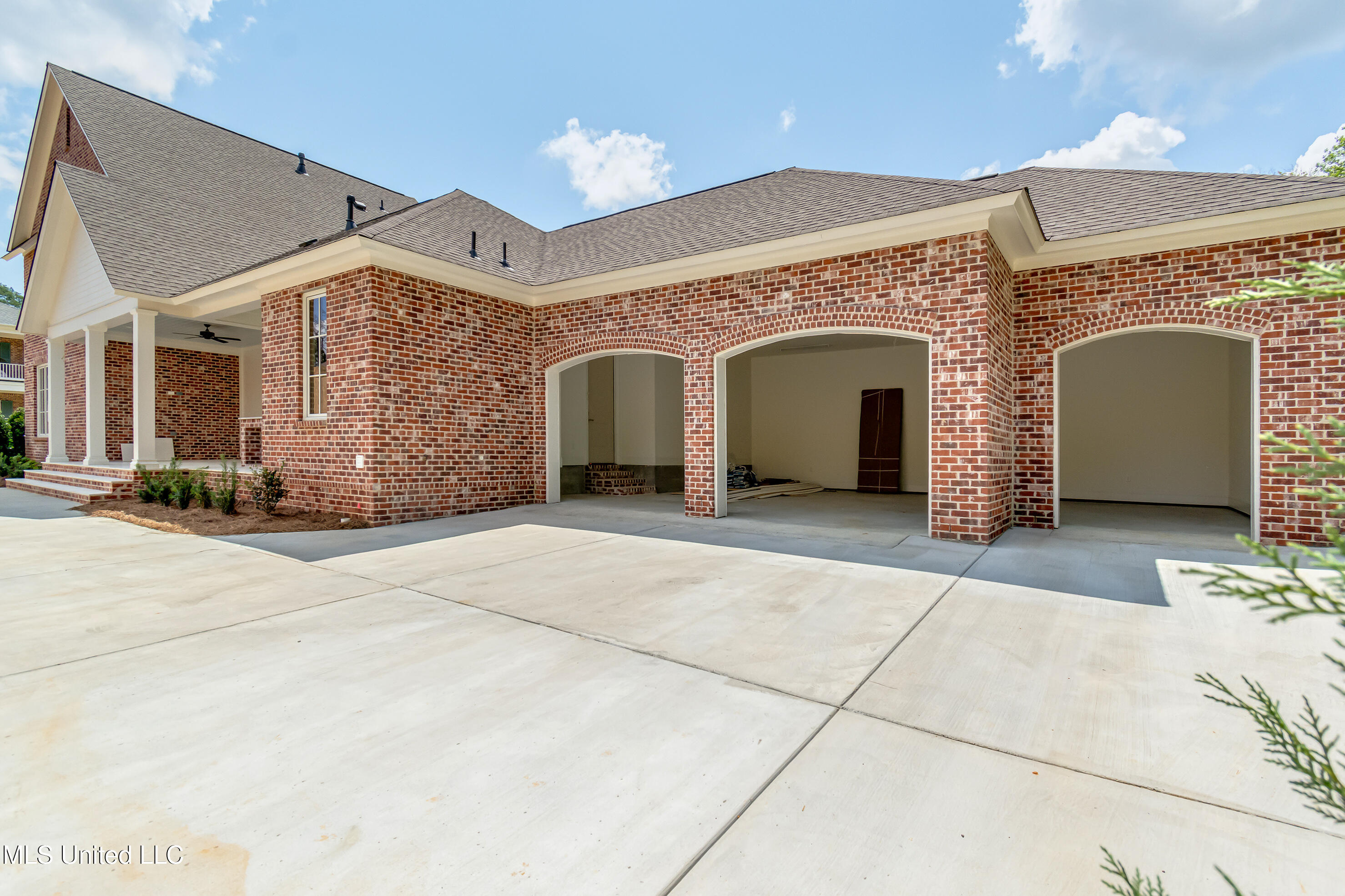 Madison, Mississippi 39110, United States, 3 Bedrooms Bedrooms, ,4 BathroomsBathrooms,Residential,Active,116976