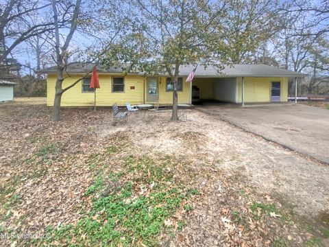 Homes For Sale - 202 Donna Circle<br/> Richland, MS 39218