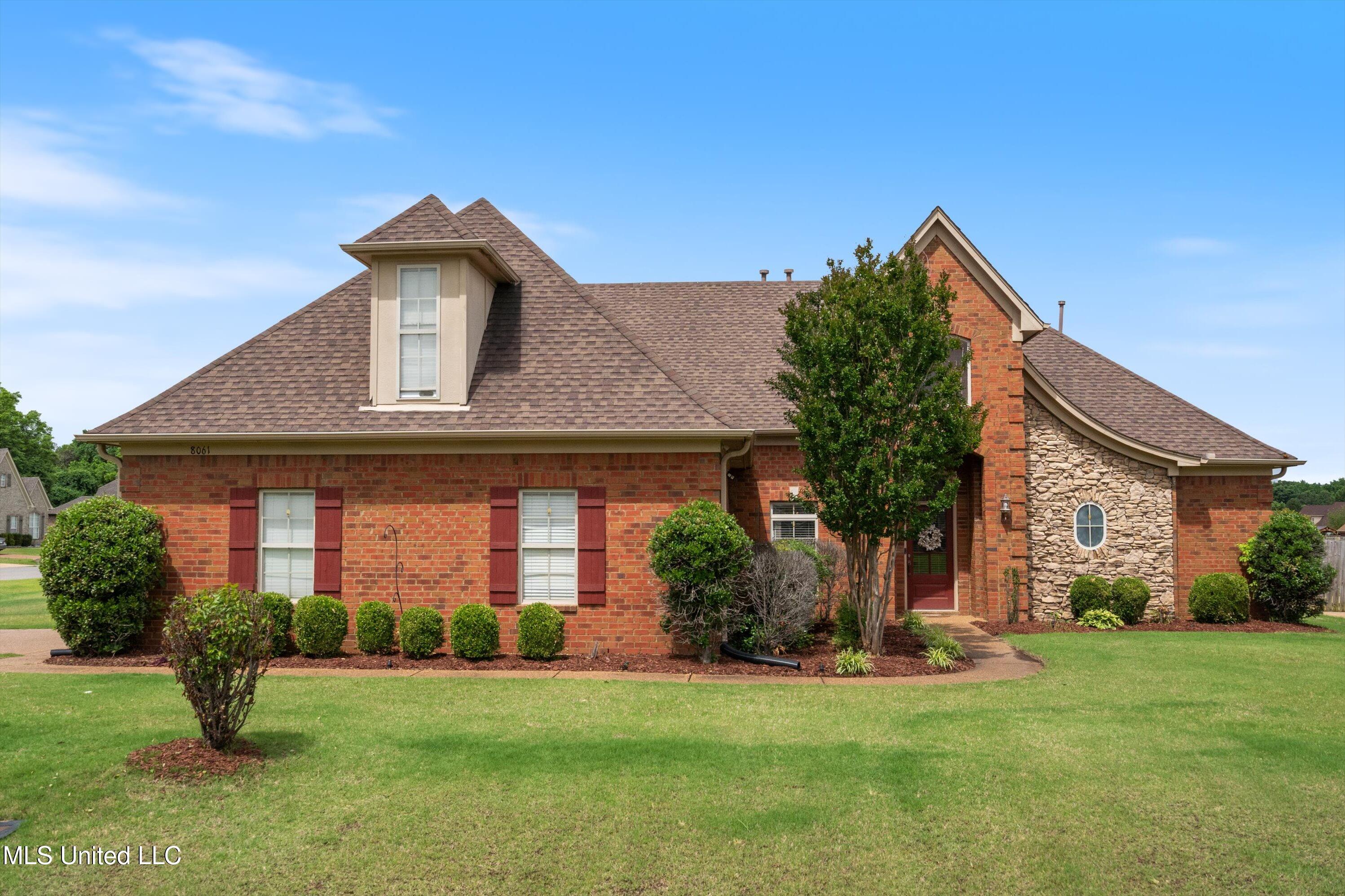 8061 Falcon Drive, Olive Branch, Mississippi image 2