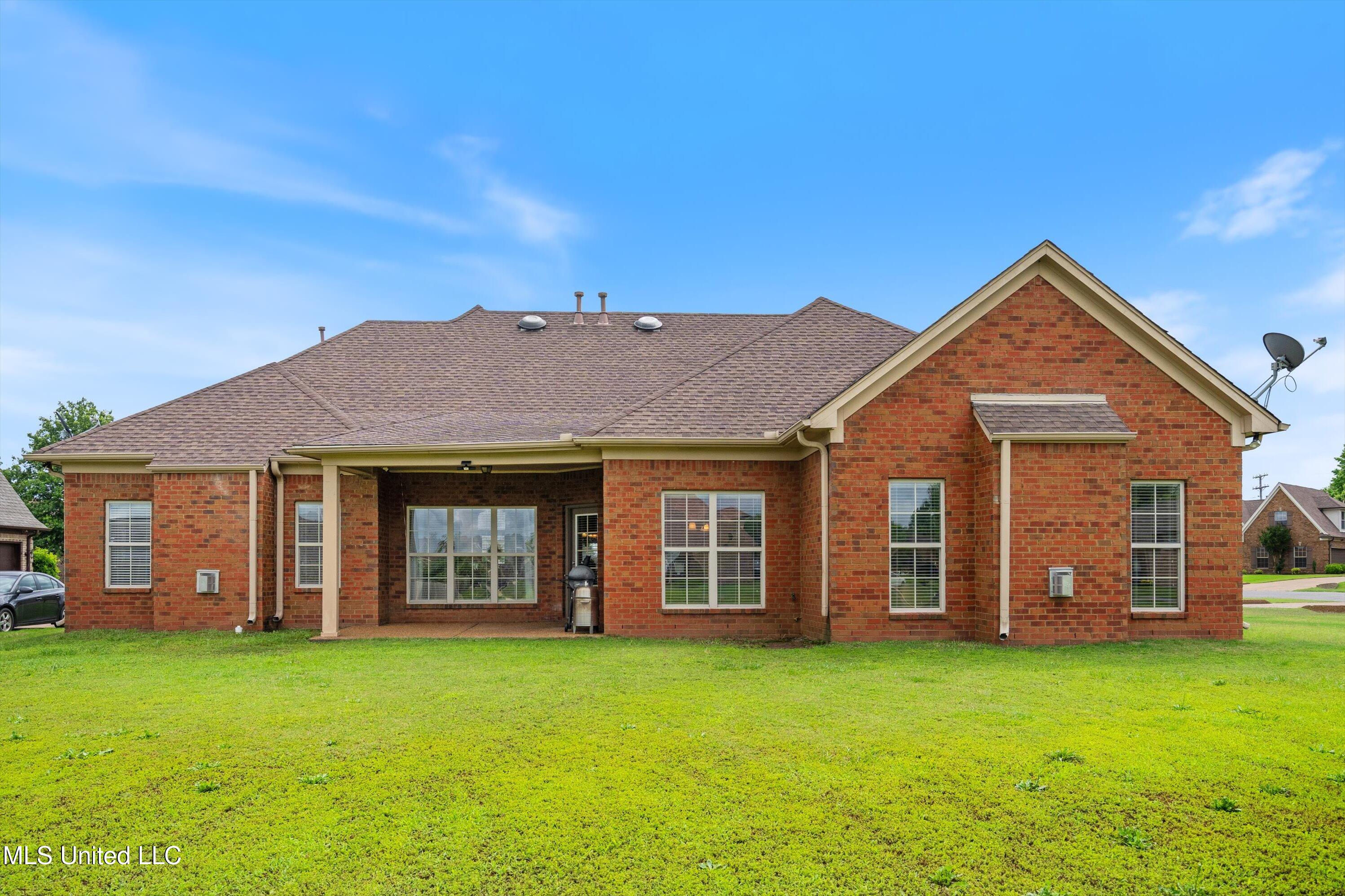 8061 Falcon Drive, Olive Branch, Mississippi image 9