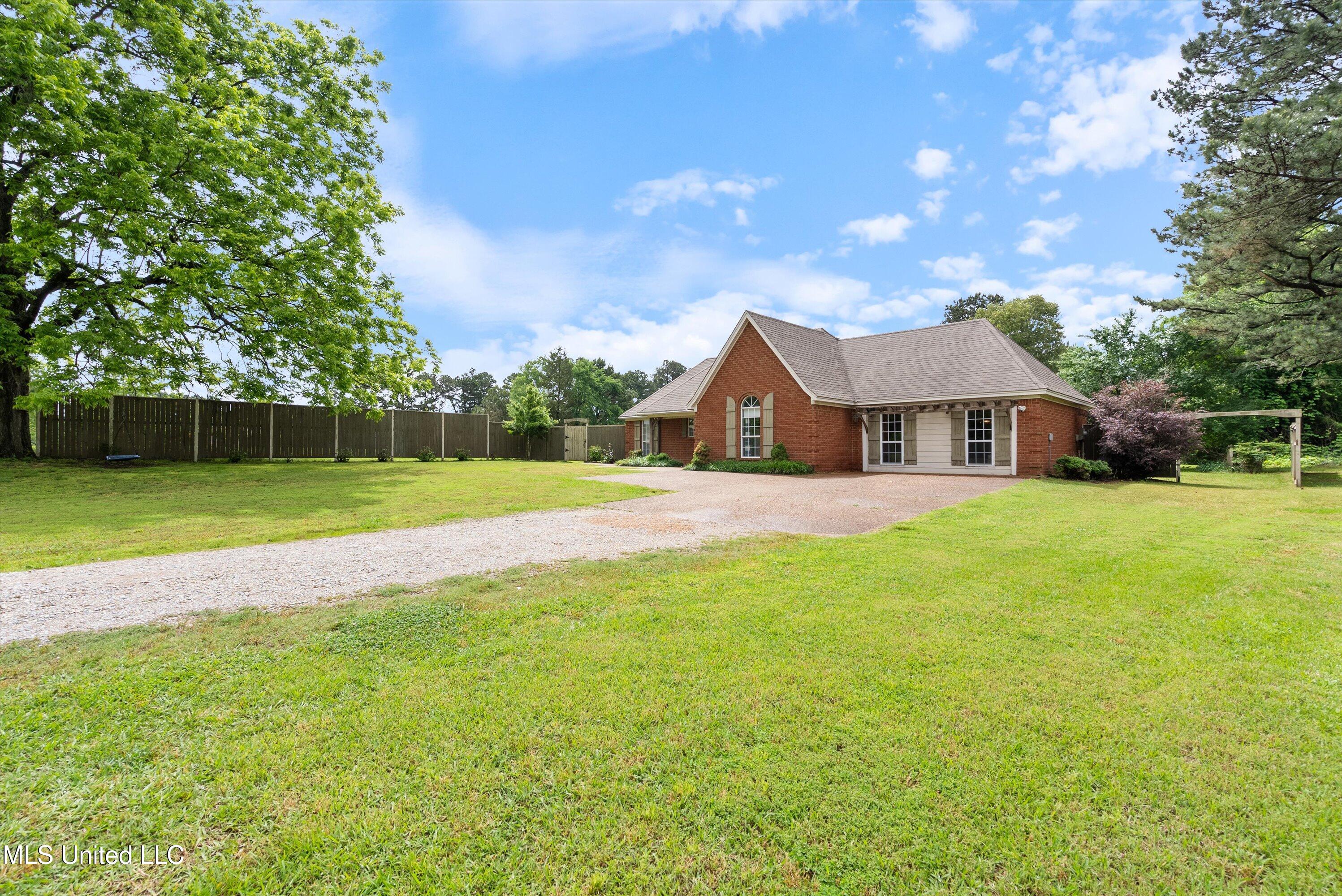 3835 W Commerce Street, Hernando, Mississippi image 45