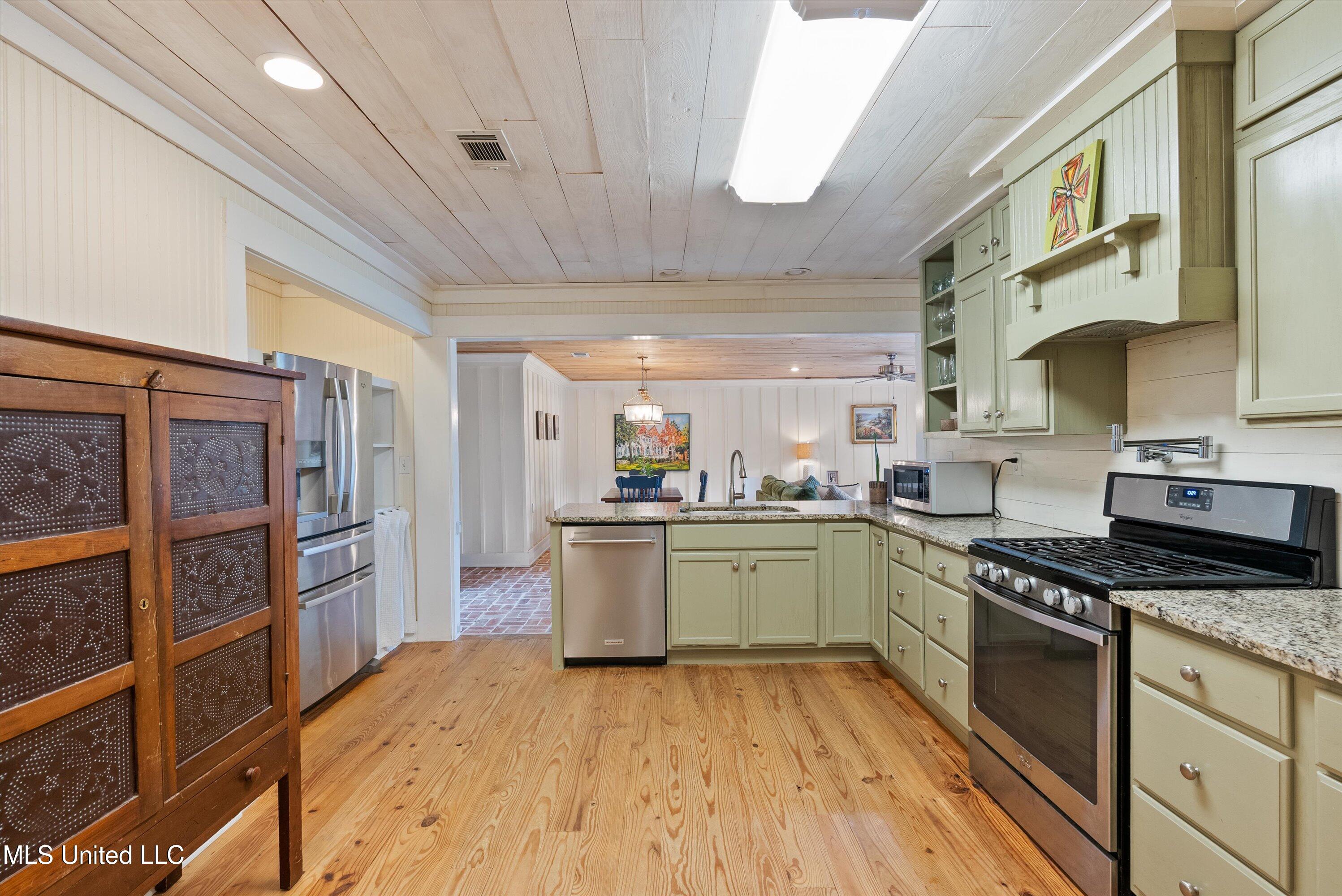 3835 W Commerce Street, Hernando, Mississippi image 13
