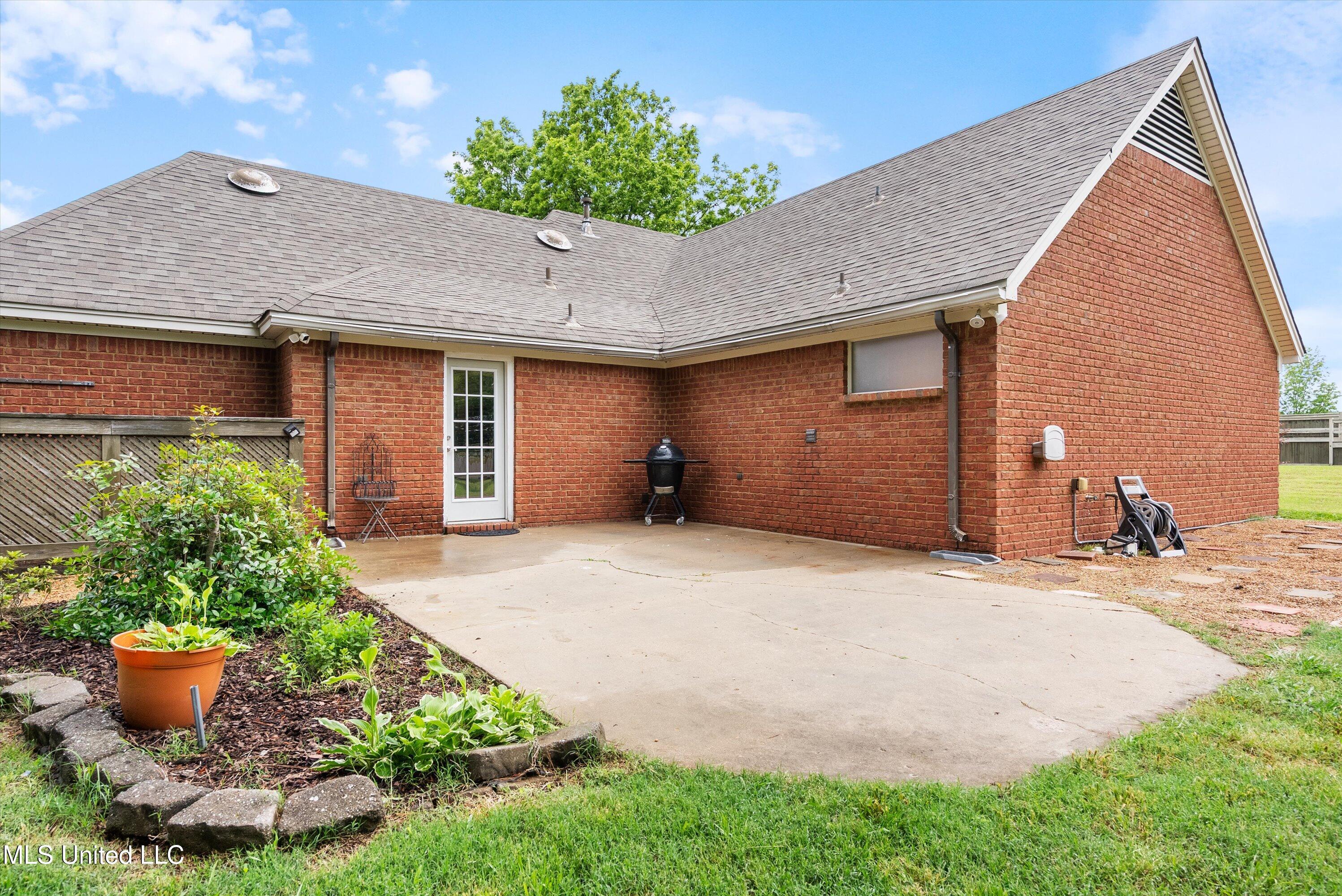 3835 W Commerce Street, Hernando, Mississippi image 43