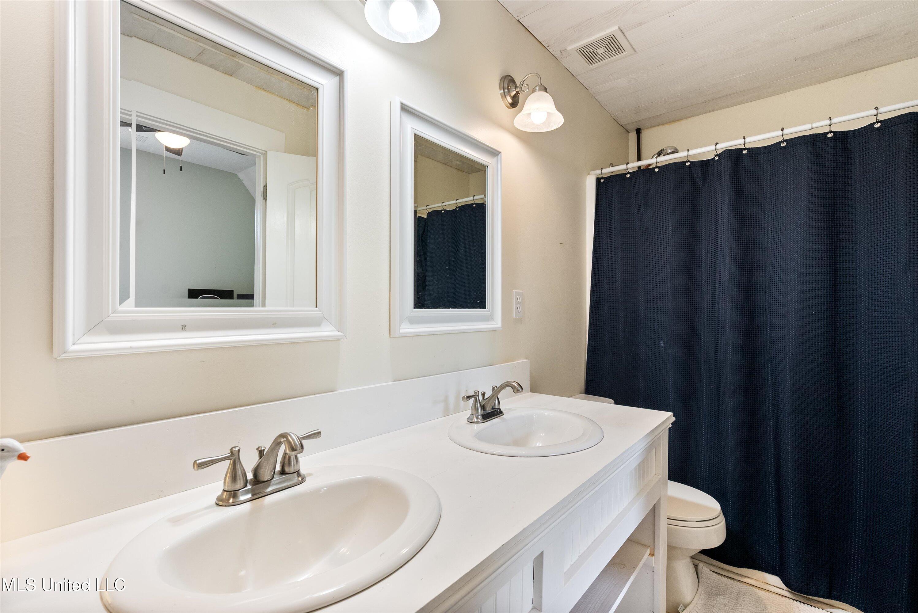 3835 W Commerce Street, Hernando, Mississippi image 32