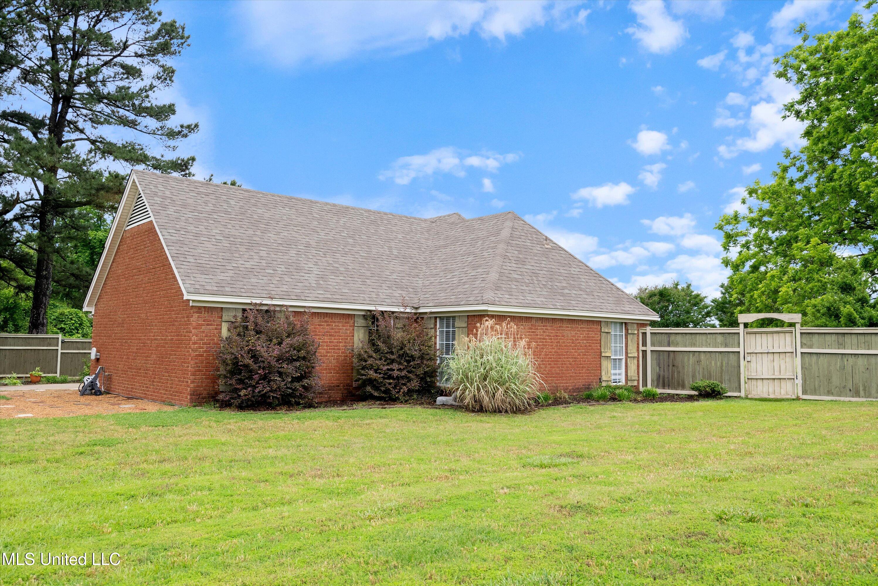 3835 W Commerce Street, Hernando, Mississippi image 44
