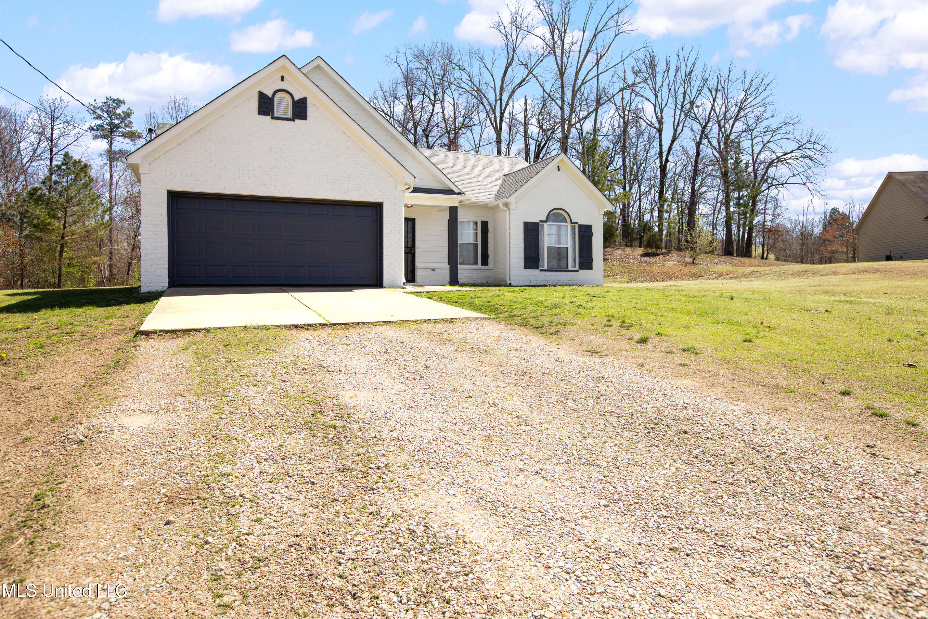 183 Amber Circle Circle, Byhalia, Mississippi image 2
