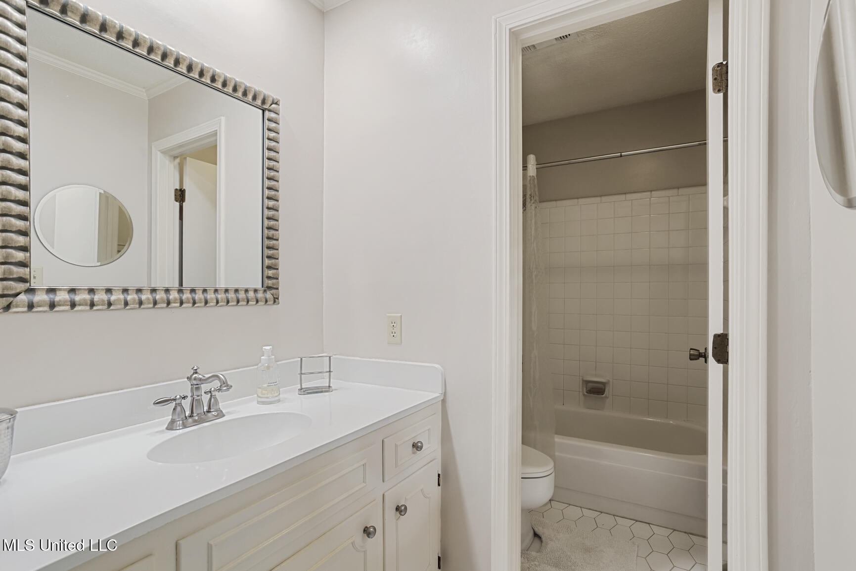 5325 River Thames Road, Jackson, Mississippi image 20