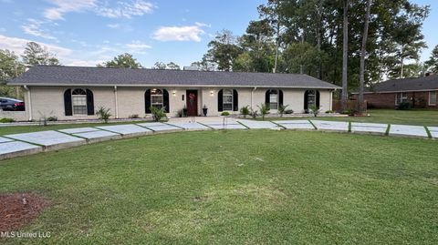 Homes For Sale - 108 Azalea Drive<br/> Forest, MS 39074